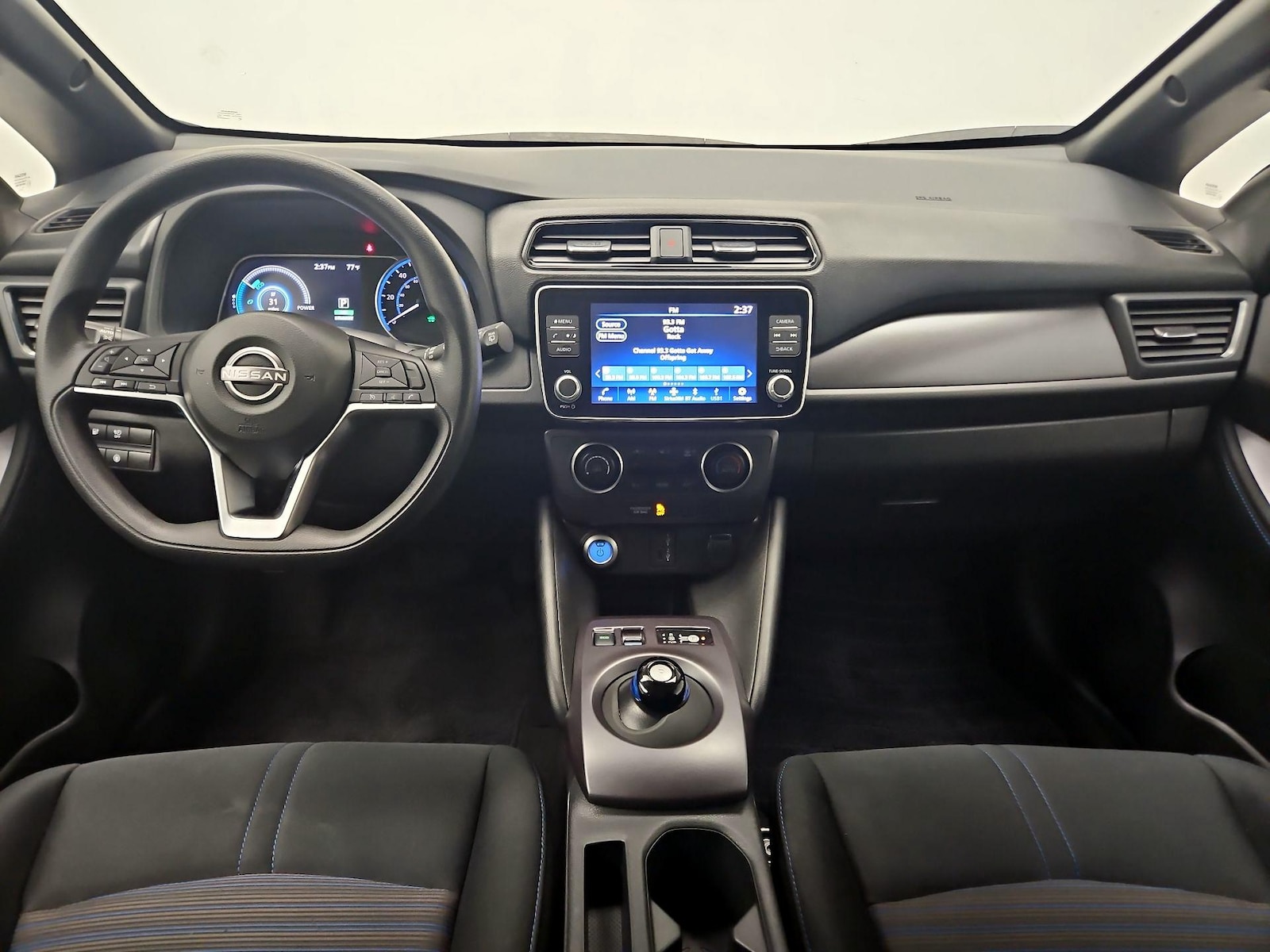 2025 Nissan Leaf S - Photo 10