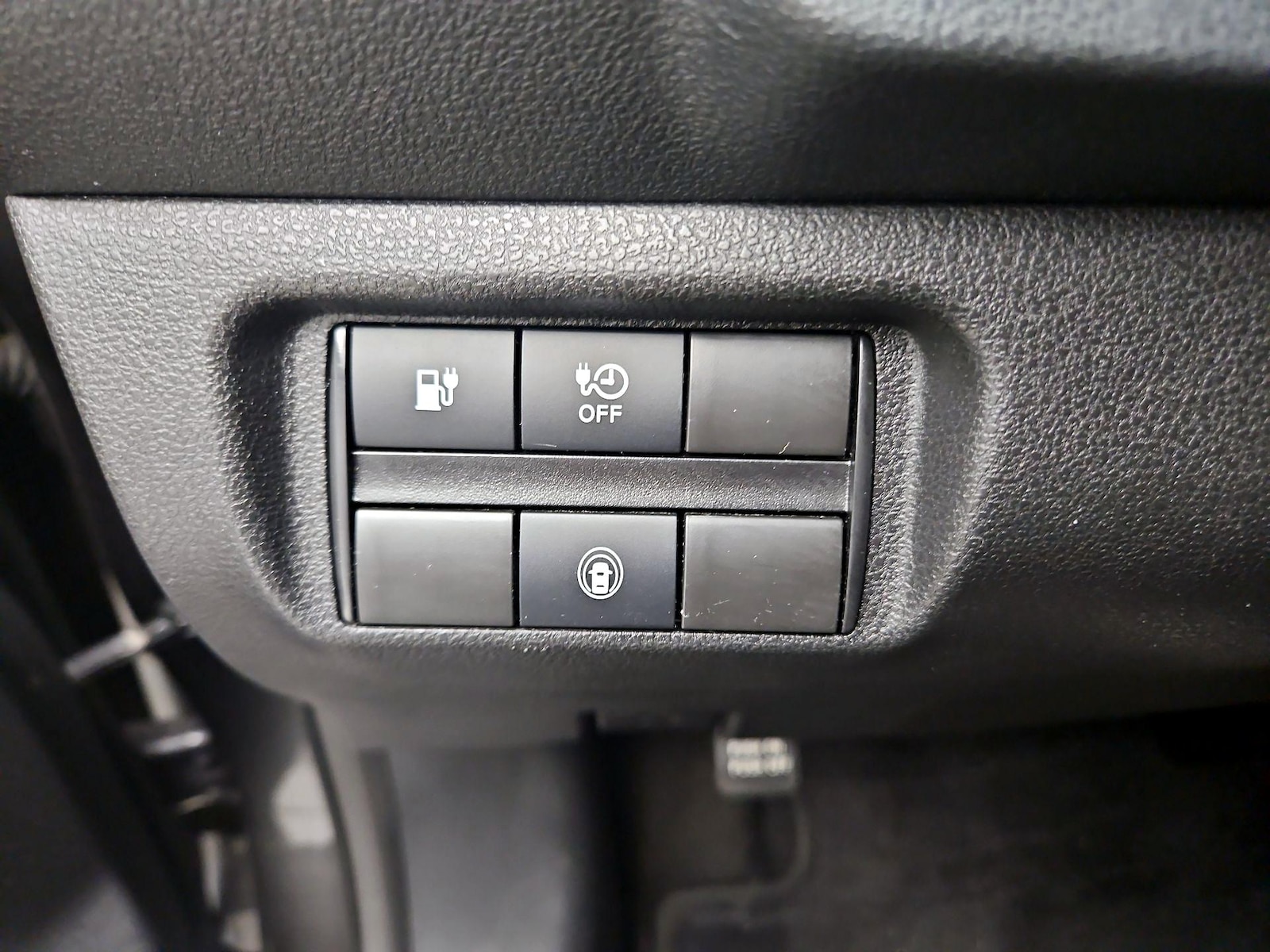 2025 Nissan Leaf S - Photo 14