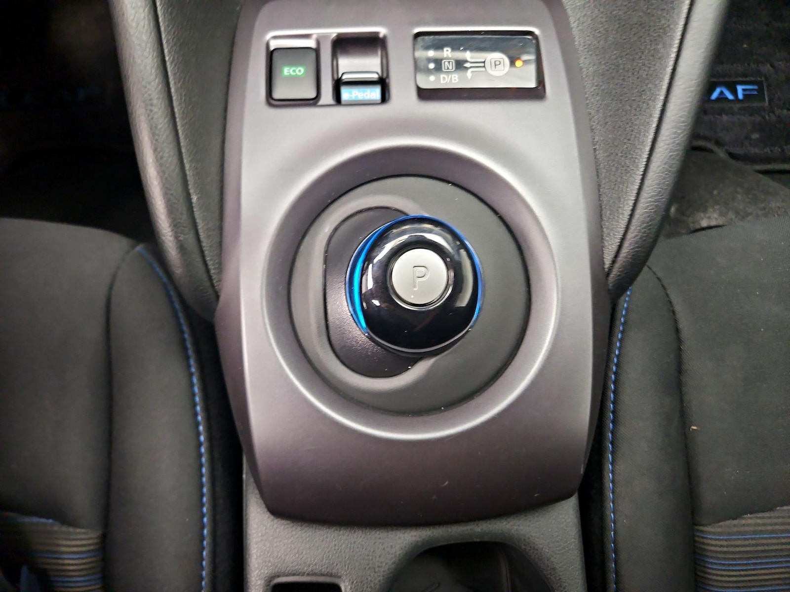 2025 Nissan Leaf S - Photo 18