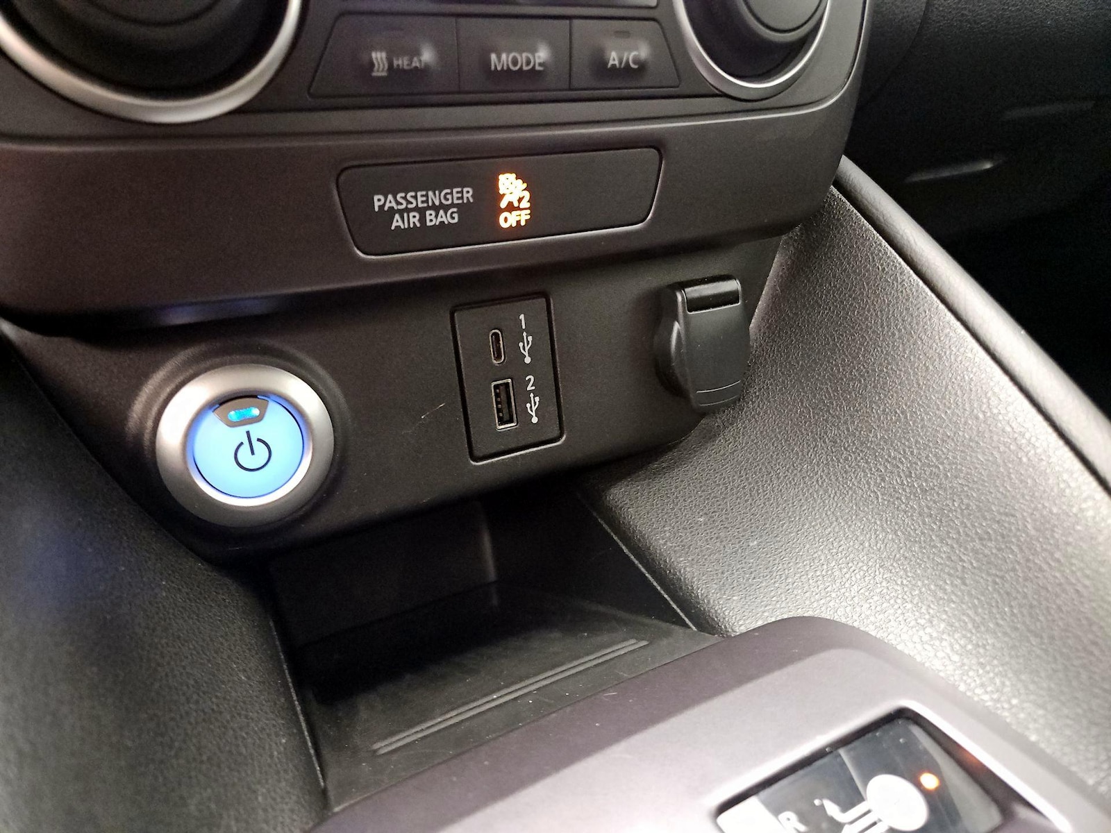 2025 Nissan Leaf S - Photo 19