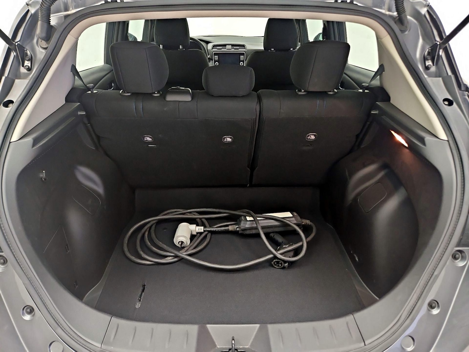 2025 Nissan Leaf S - Photo 21