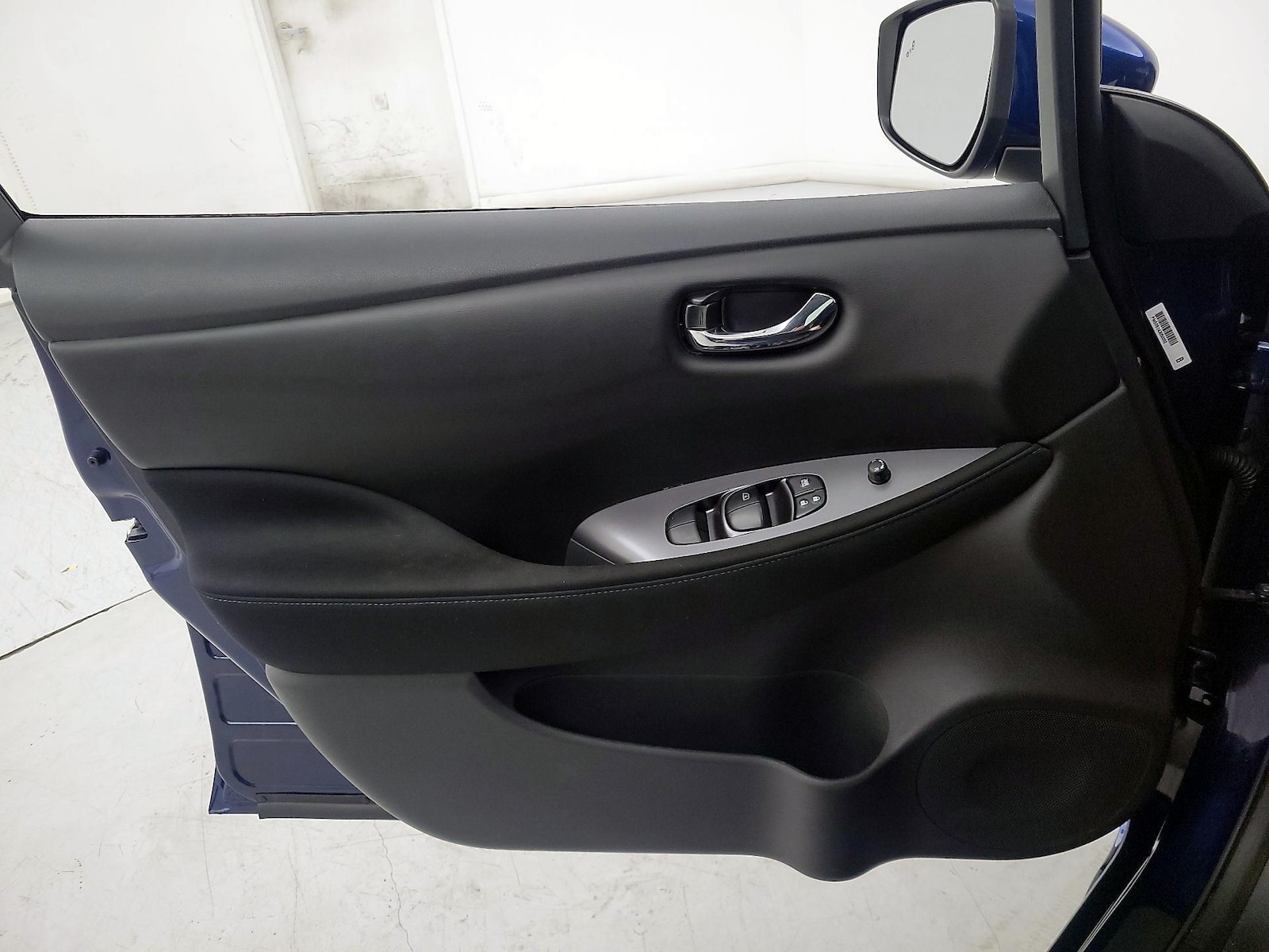 2025 Nissan Leaf S - Photo 13