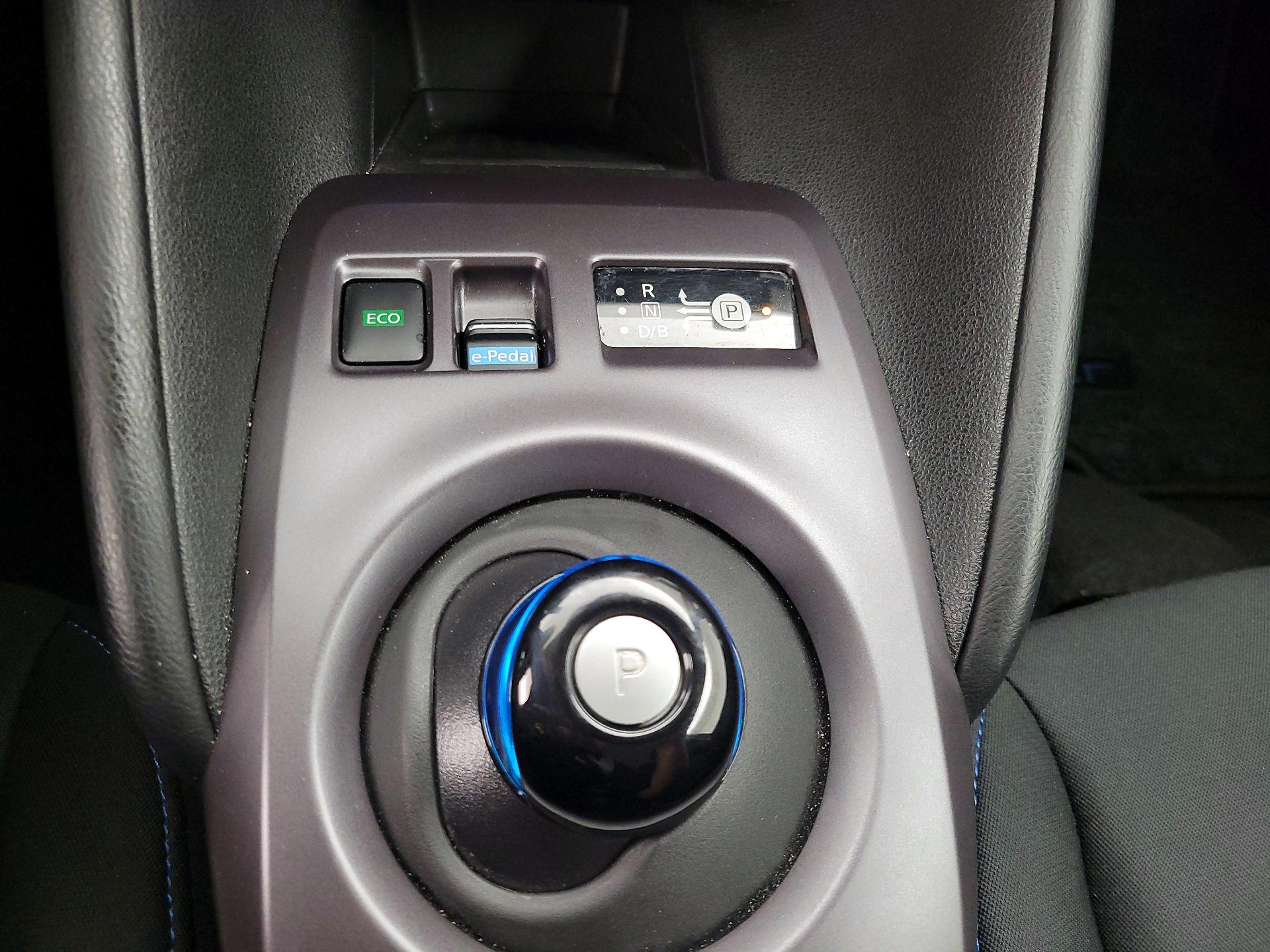 Thumbnail: 2025 Nissan Leaf - 17