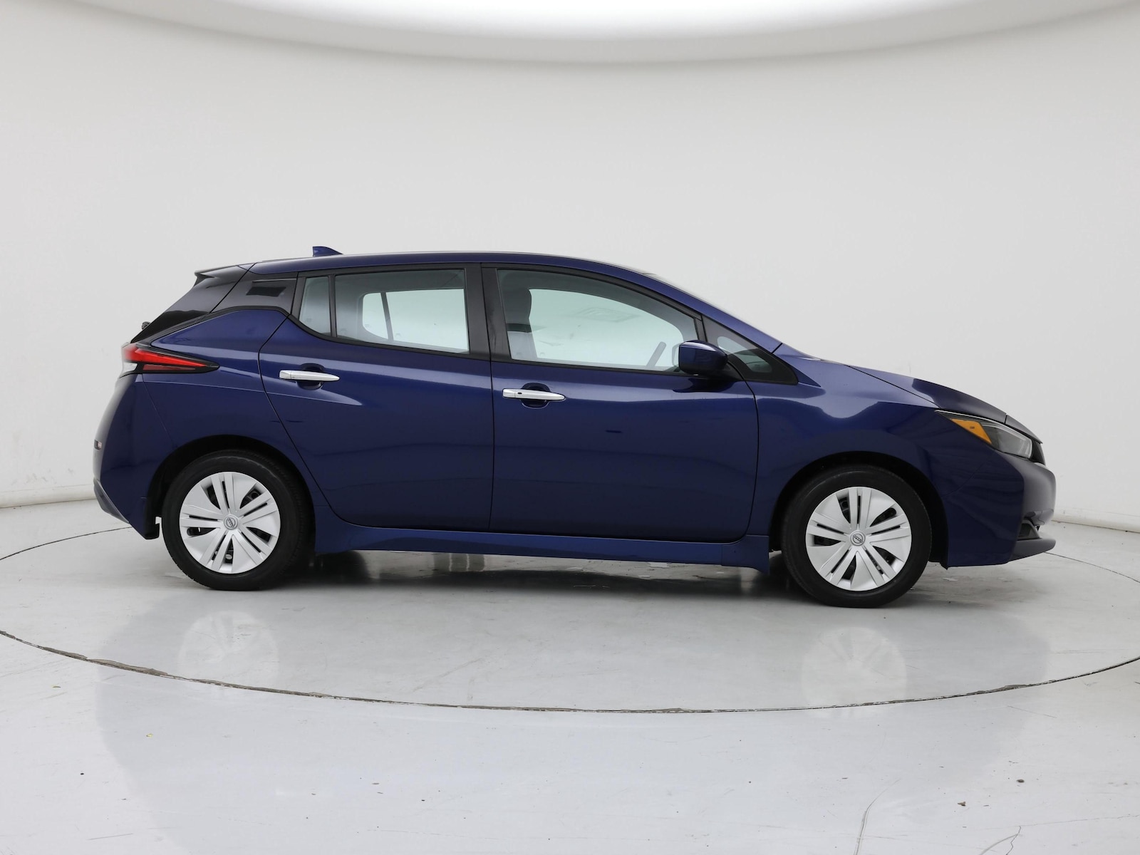 2025 Nissan Leaf S - Photo 8