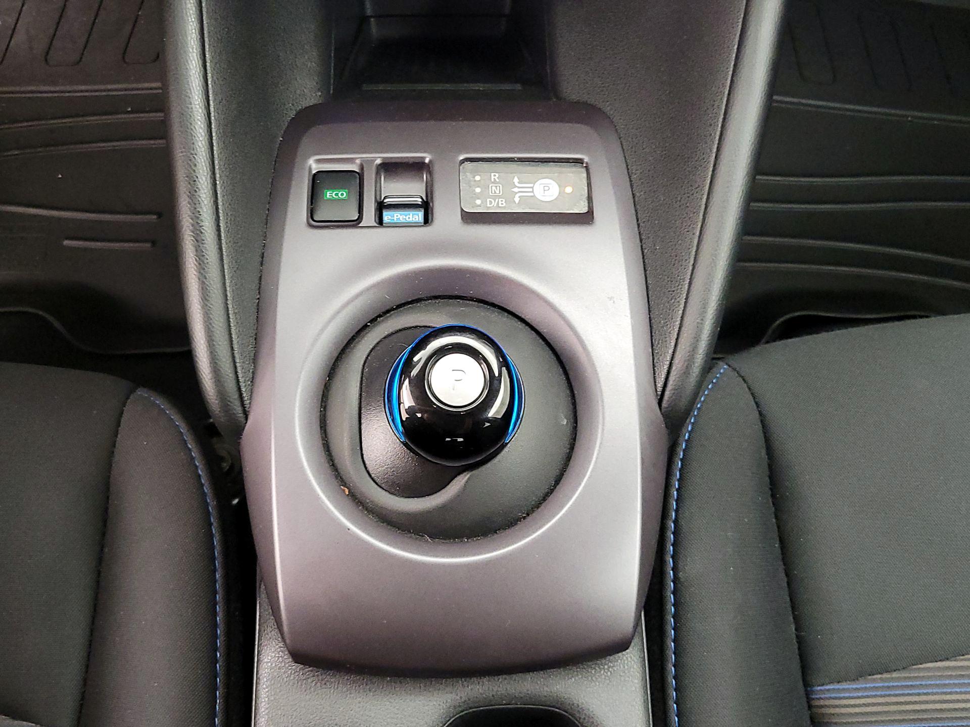 Thumbnail: 2024 Nissan Leaf - 17