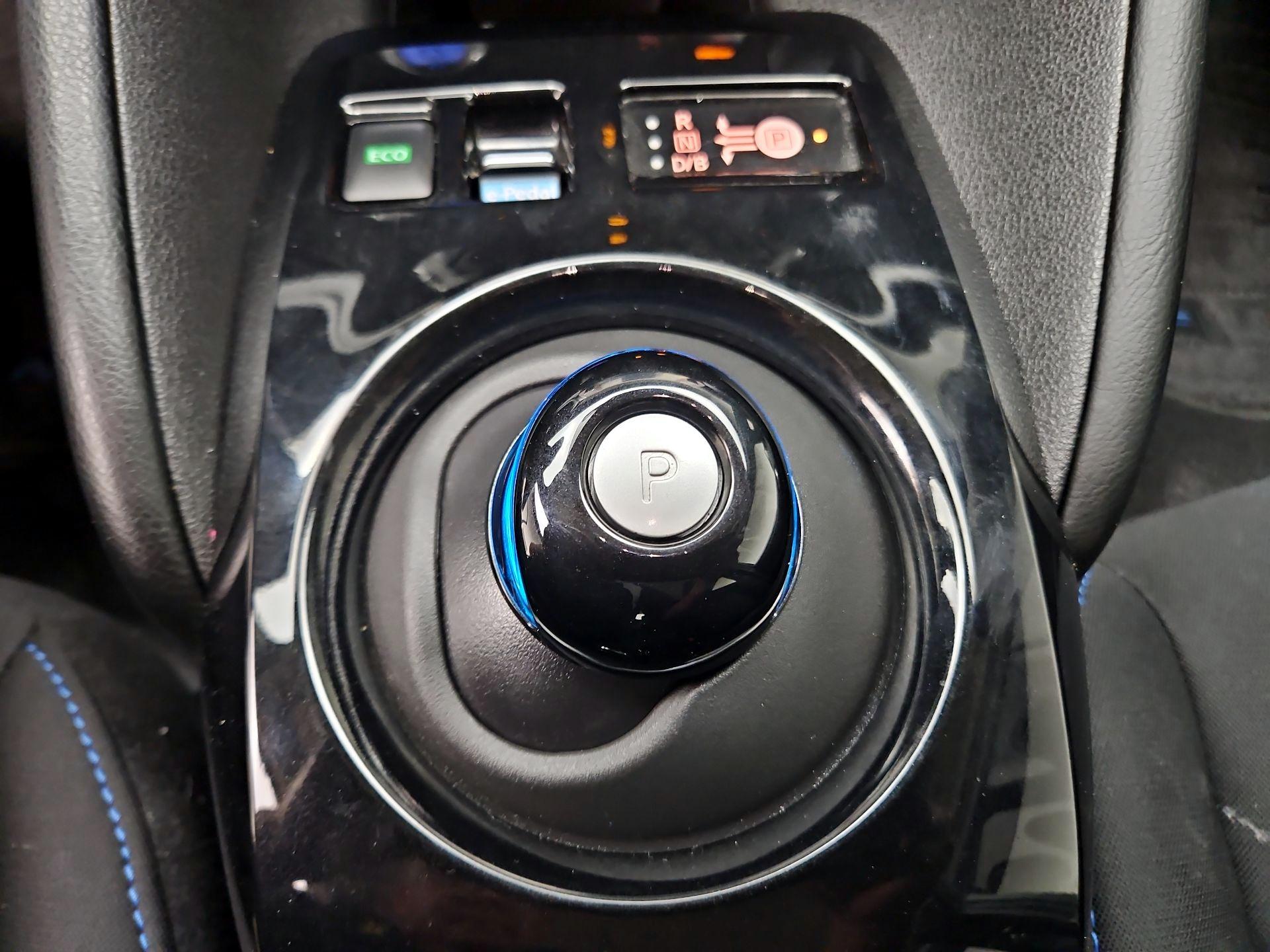 Thumbnail: 2024 Nissan Leaf - 18
