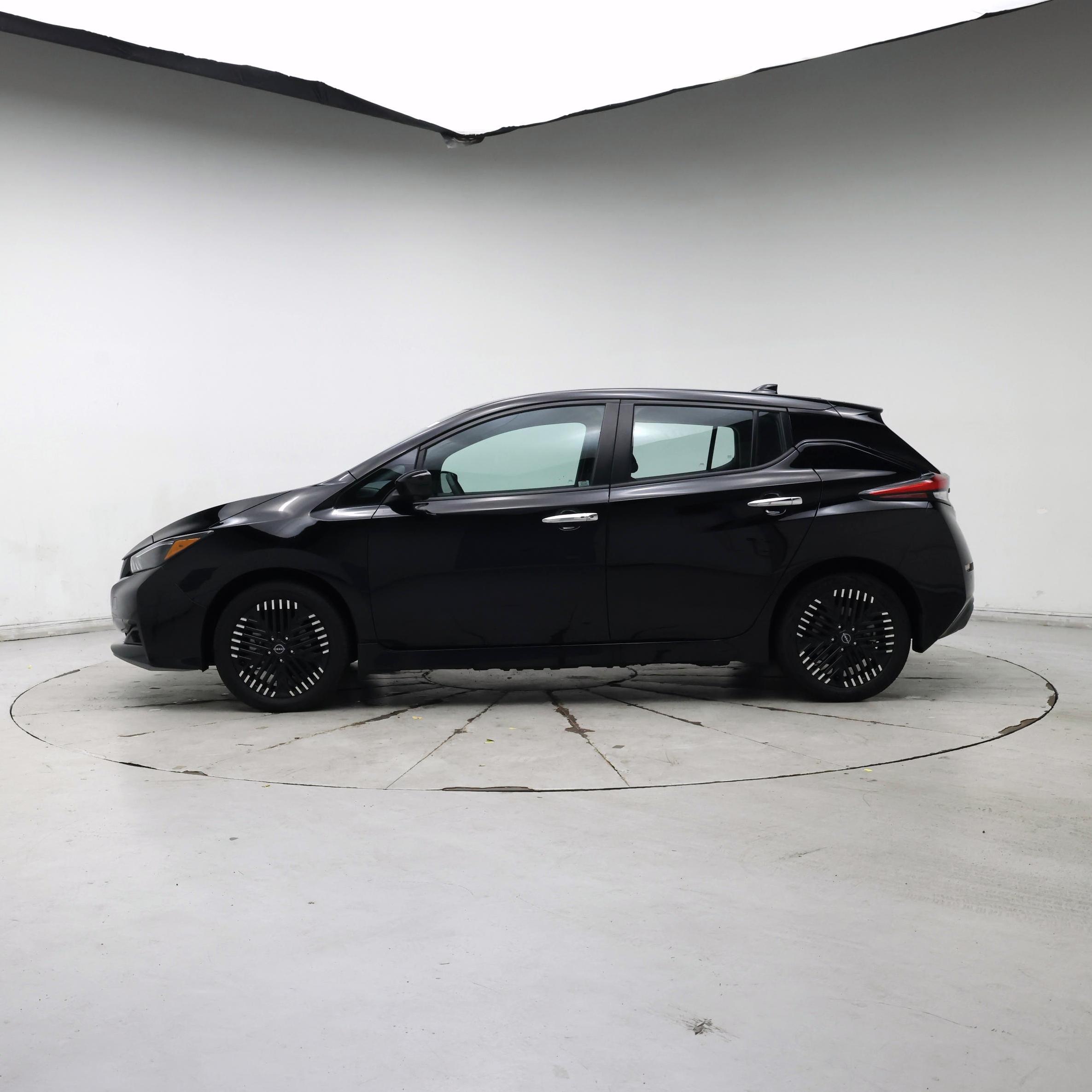 Thumbnail: 2024 Nissan Leaf - 3