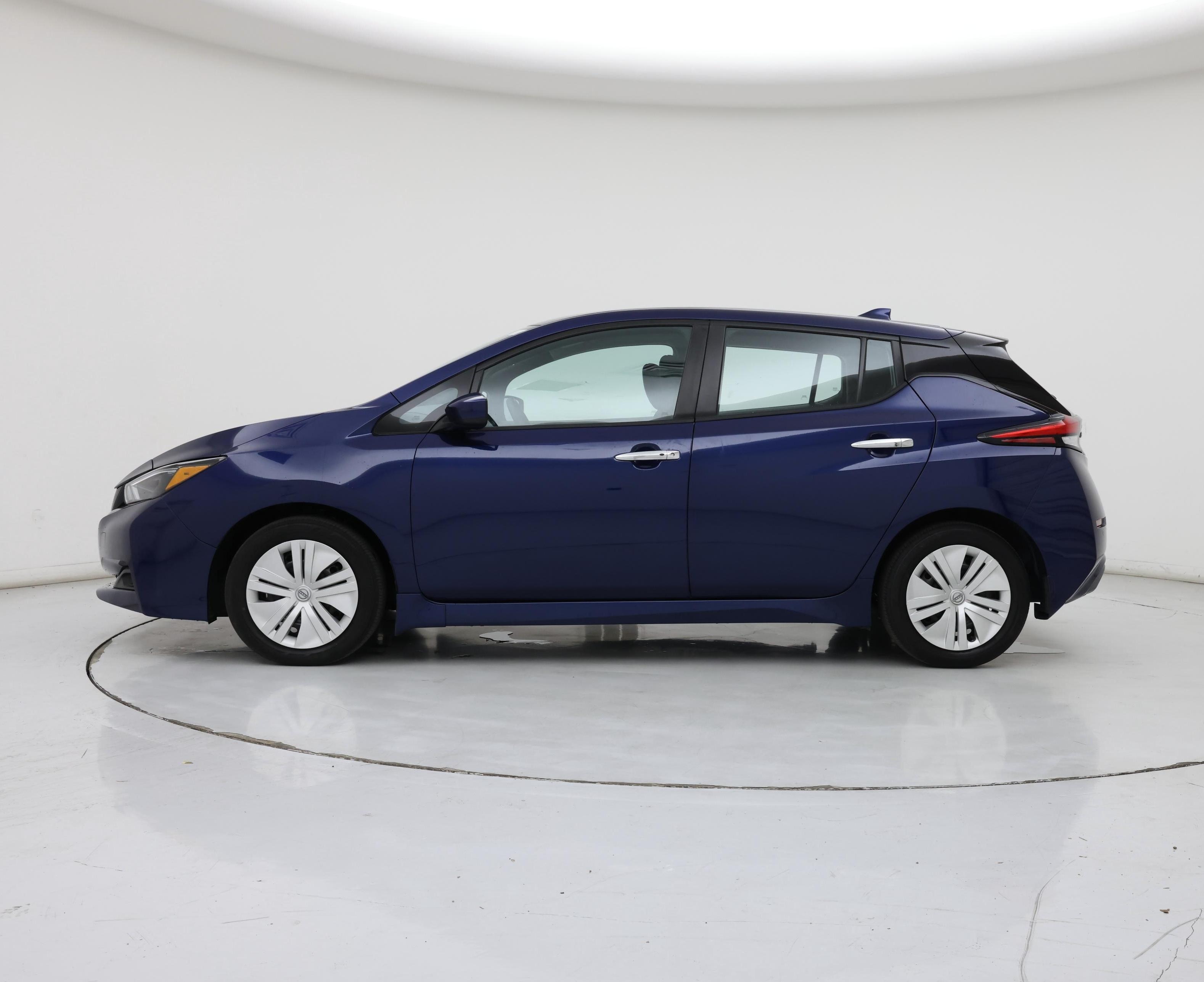 Thumbnail: 2025 Nissan Leaf - 3