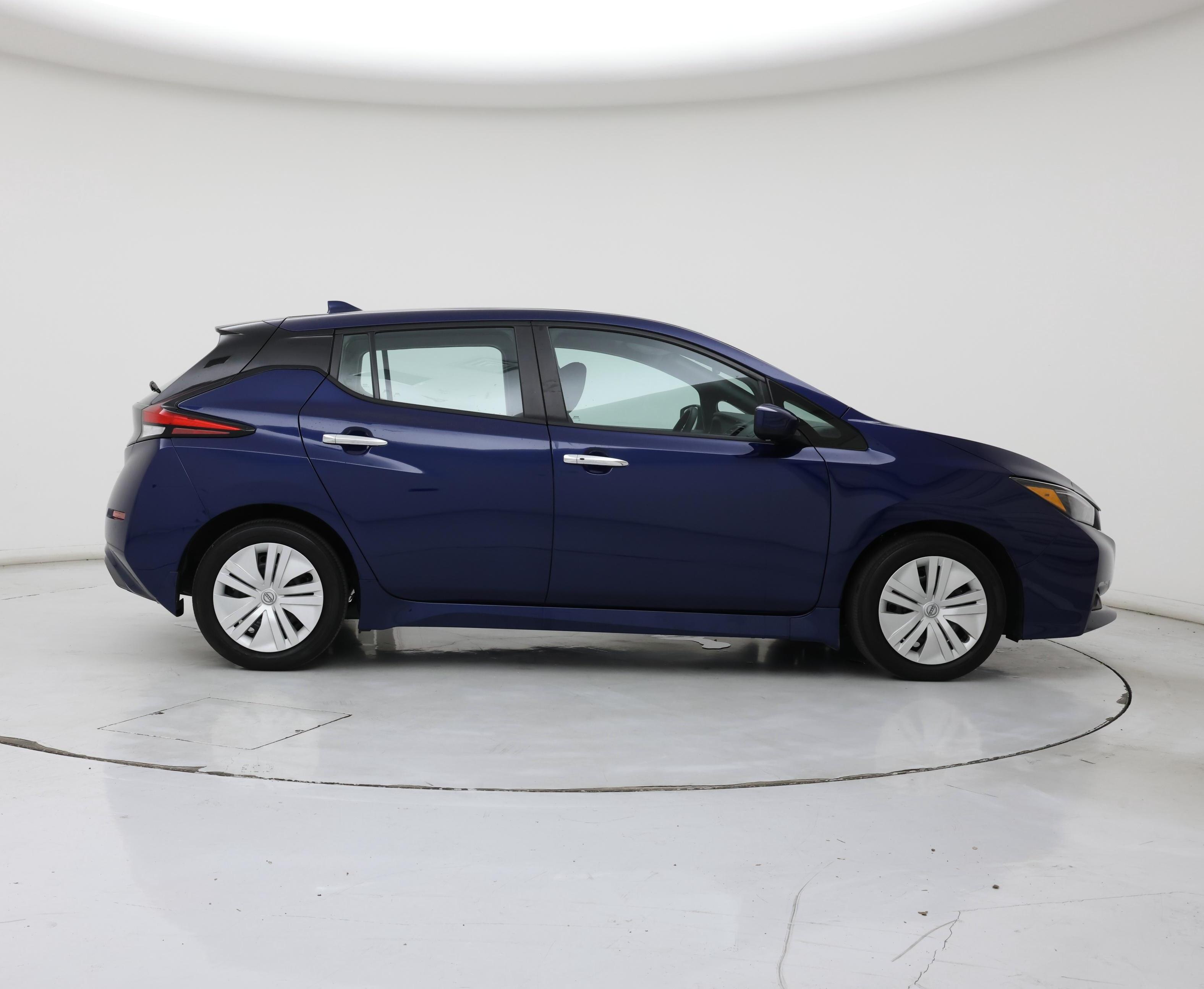 Thumbnail: 2025 Nissan Leaf - 7
