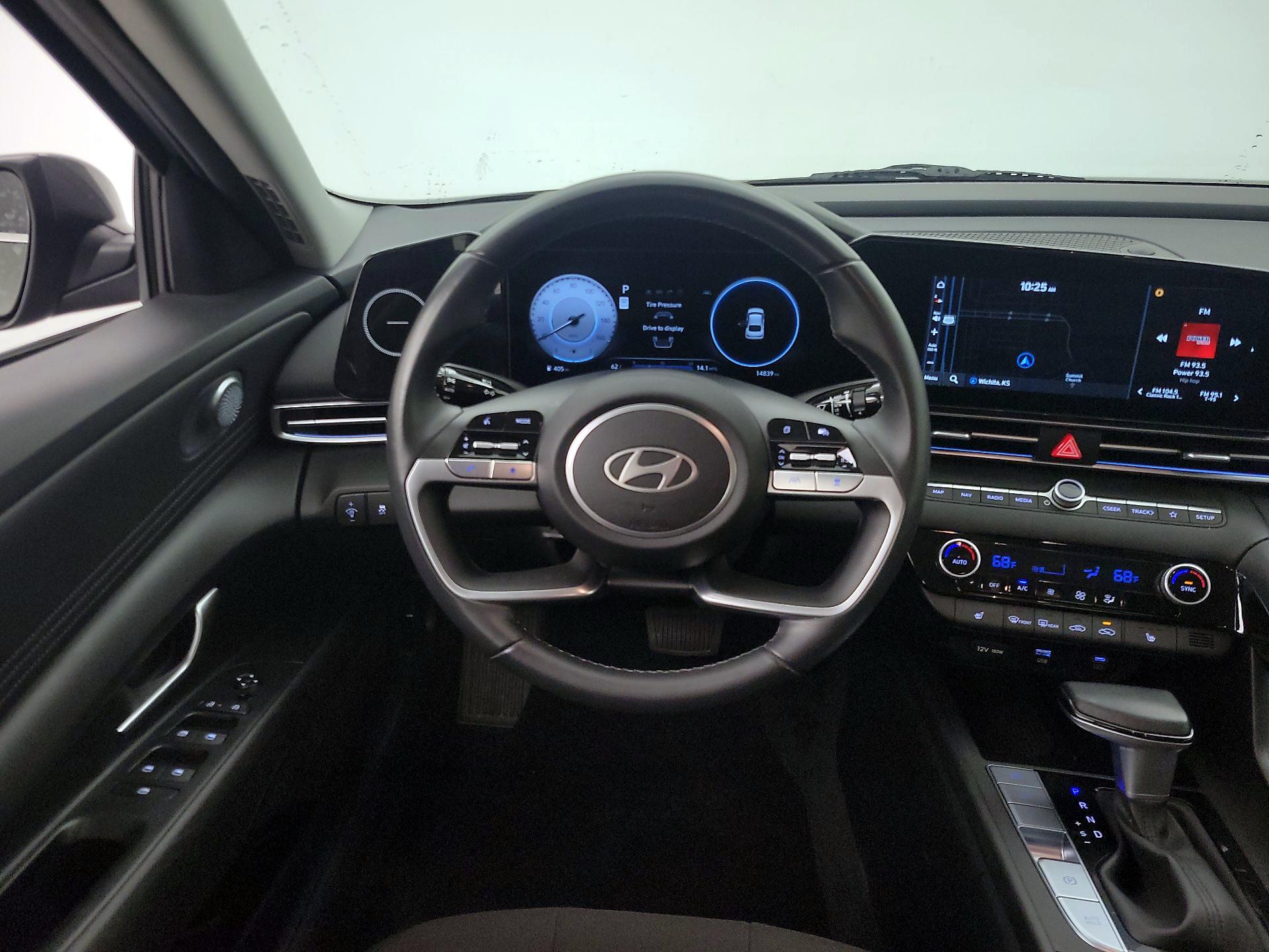 Thumbnail: 2024 Hyundai Elantra - 10