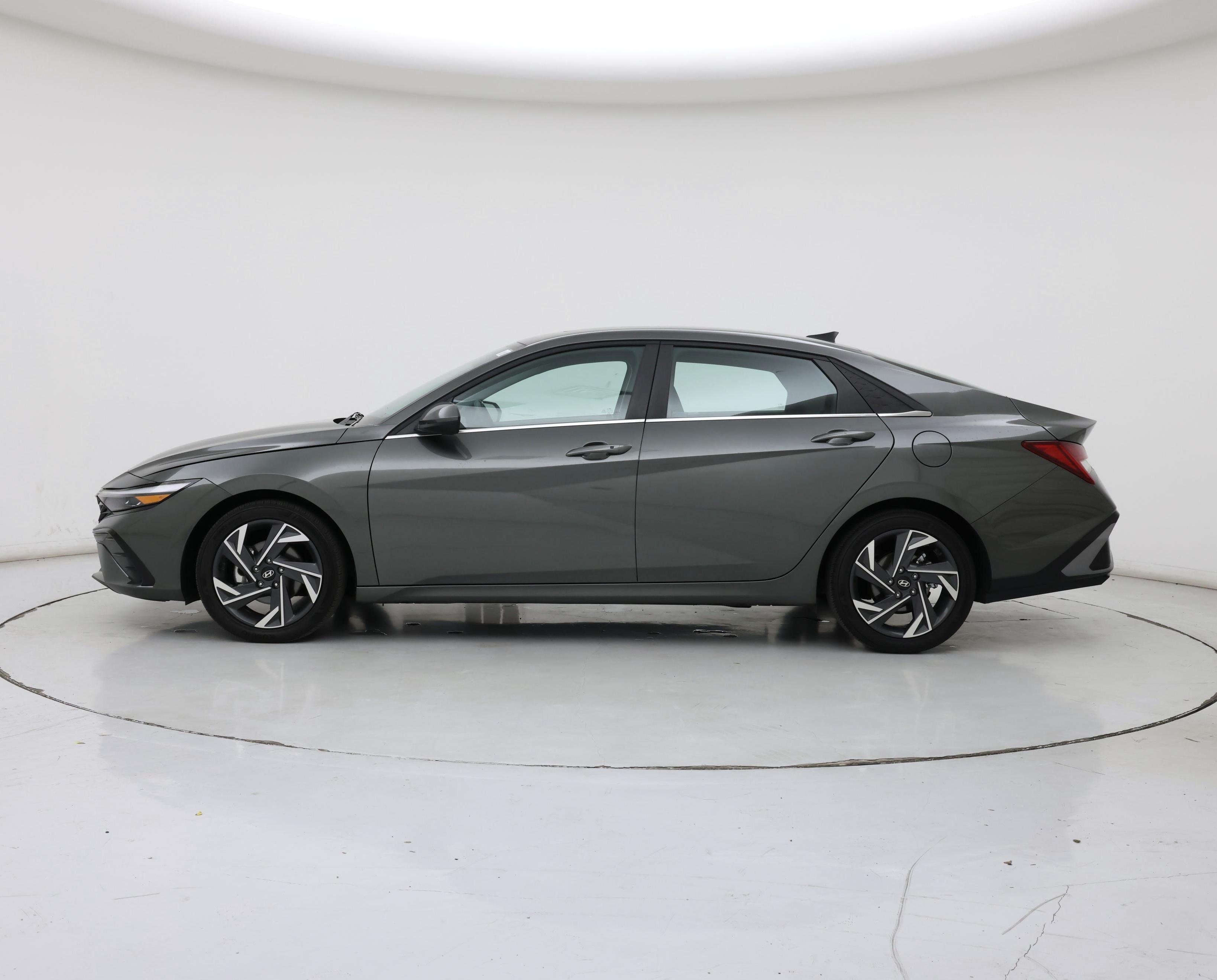 Thumbnail: 2024 Hyundai Elantra - 3