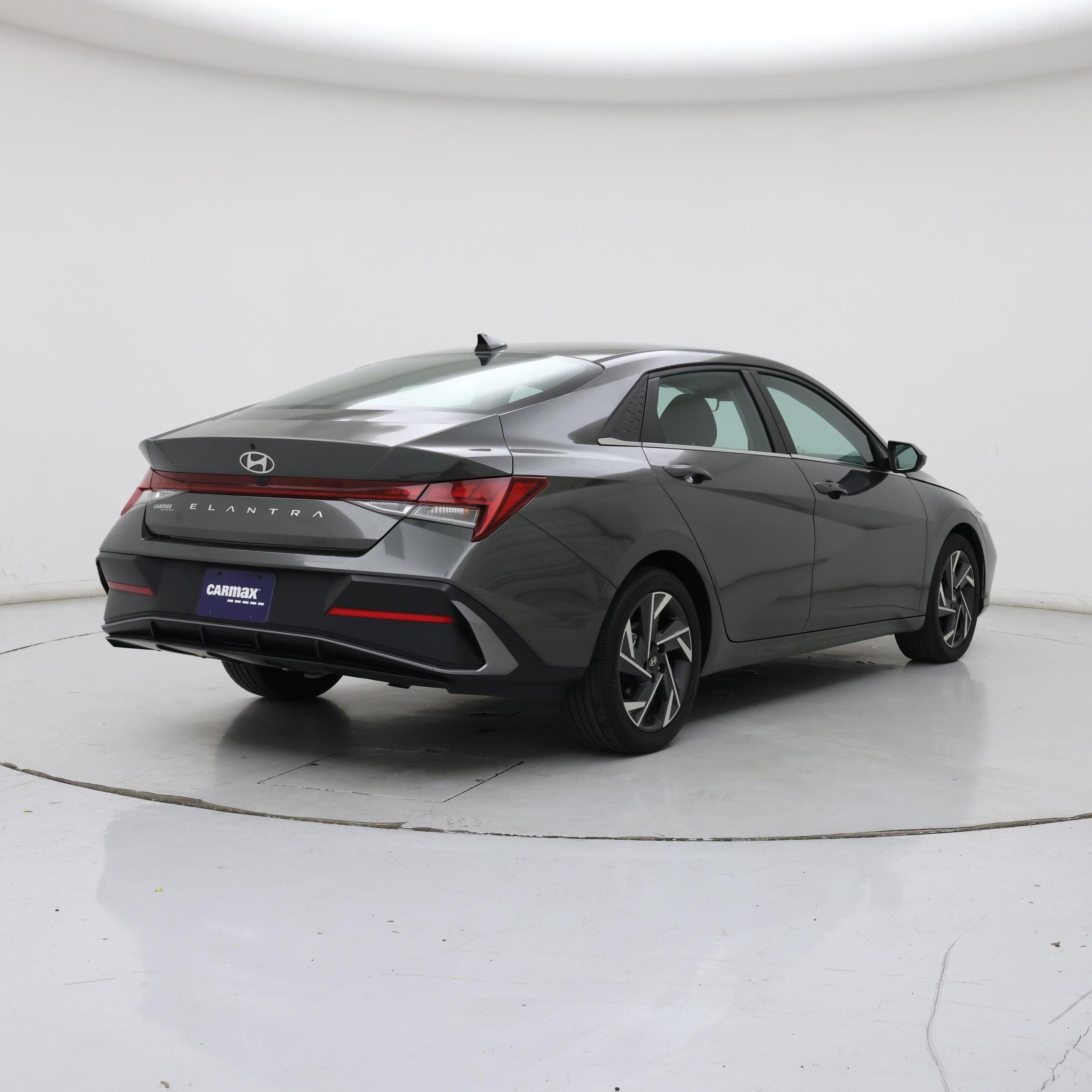 Thumbnail: 2024 Hyundai Elantra - 8