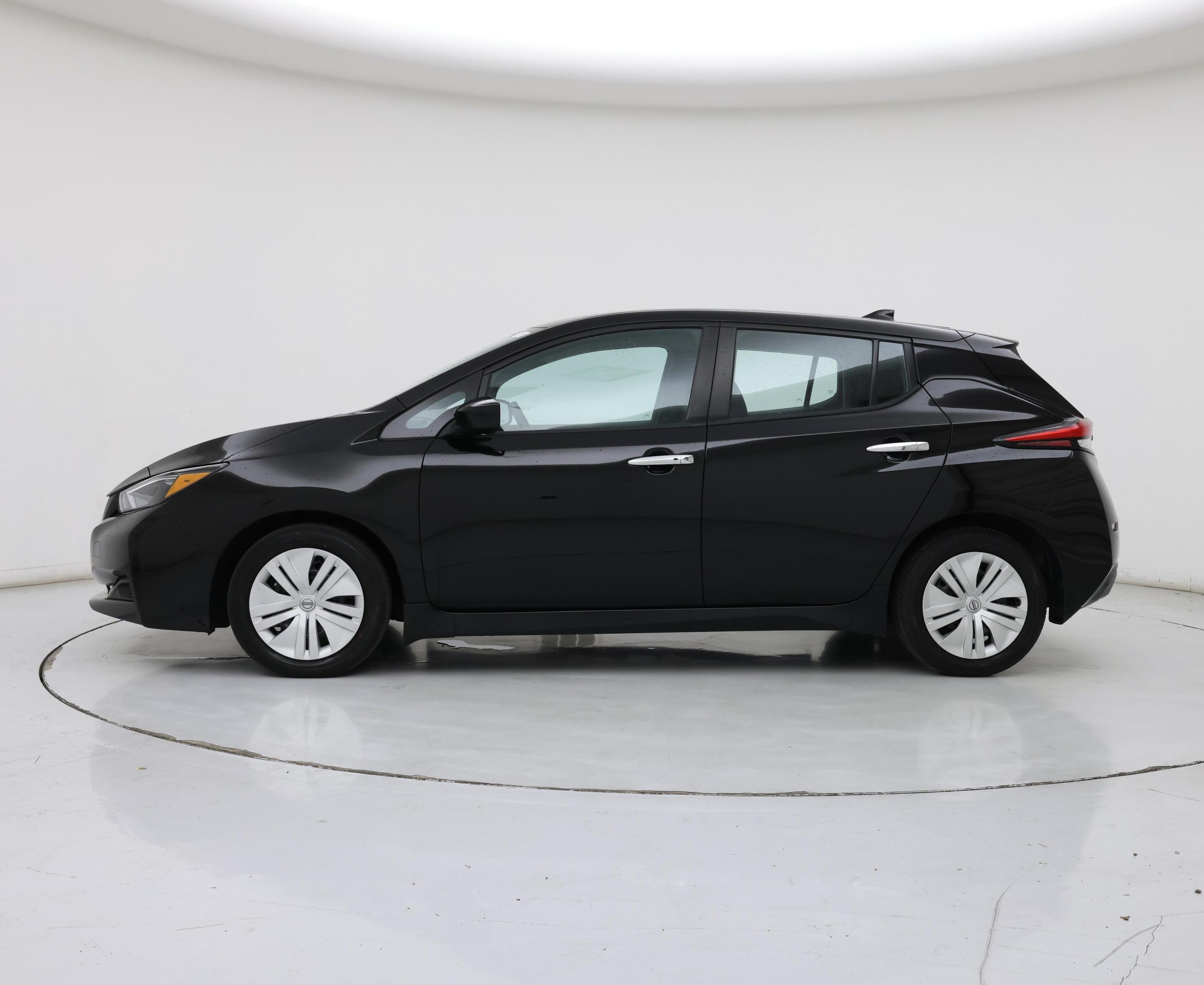 Thumbnail: 2024 Nissan Leaf - 3