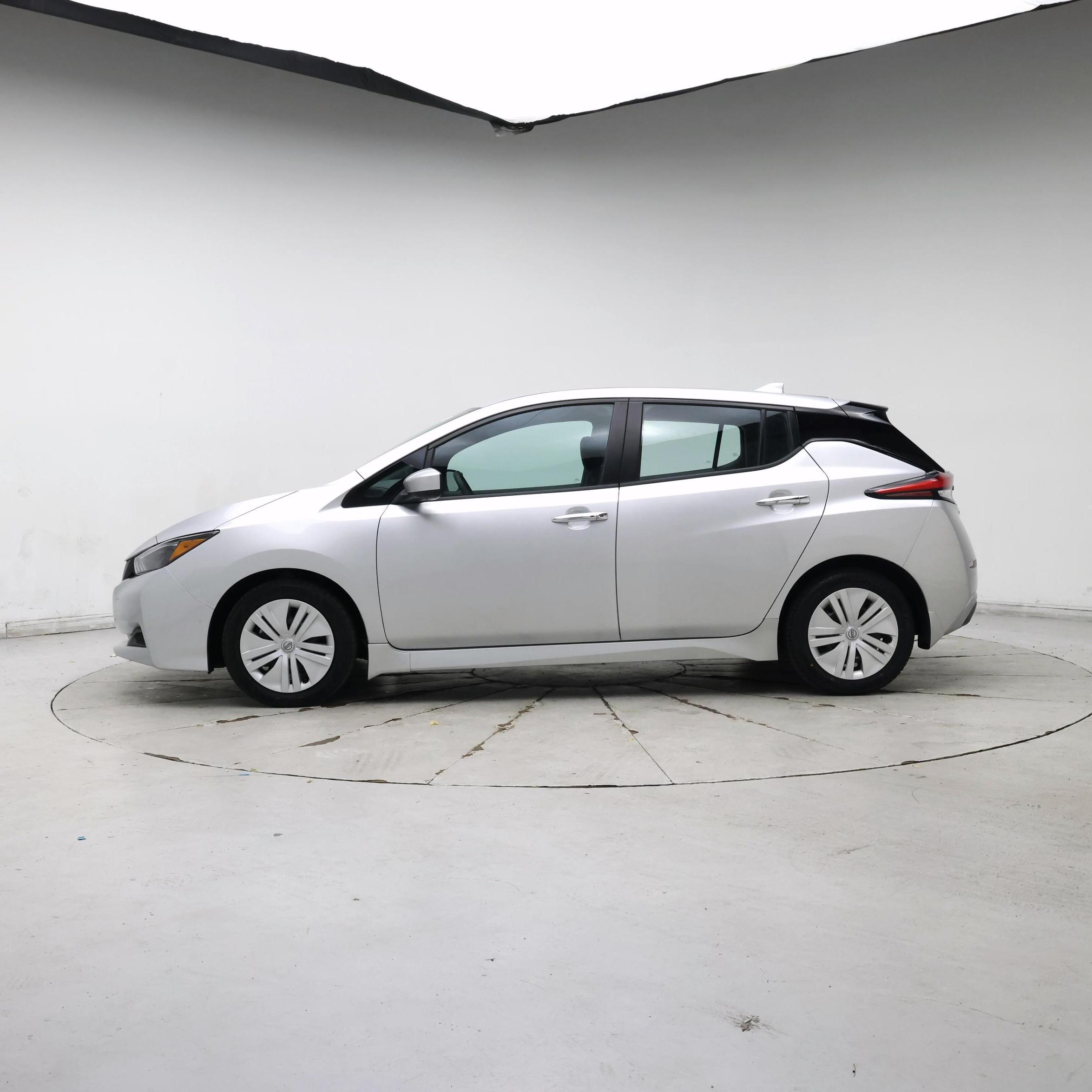 Thumbnail: 2024 Nissan Leaf - 3