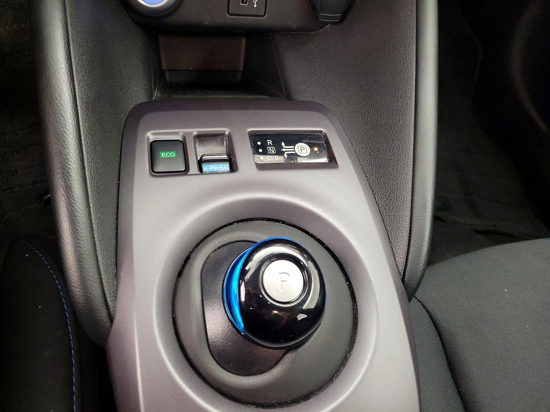 Thumbnail: 2025 Nissan Leaf - 17