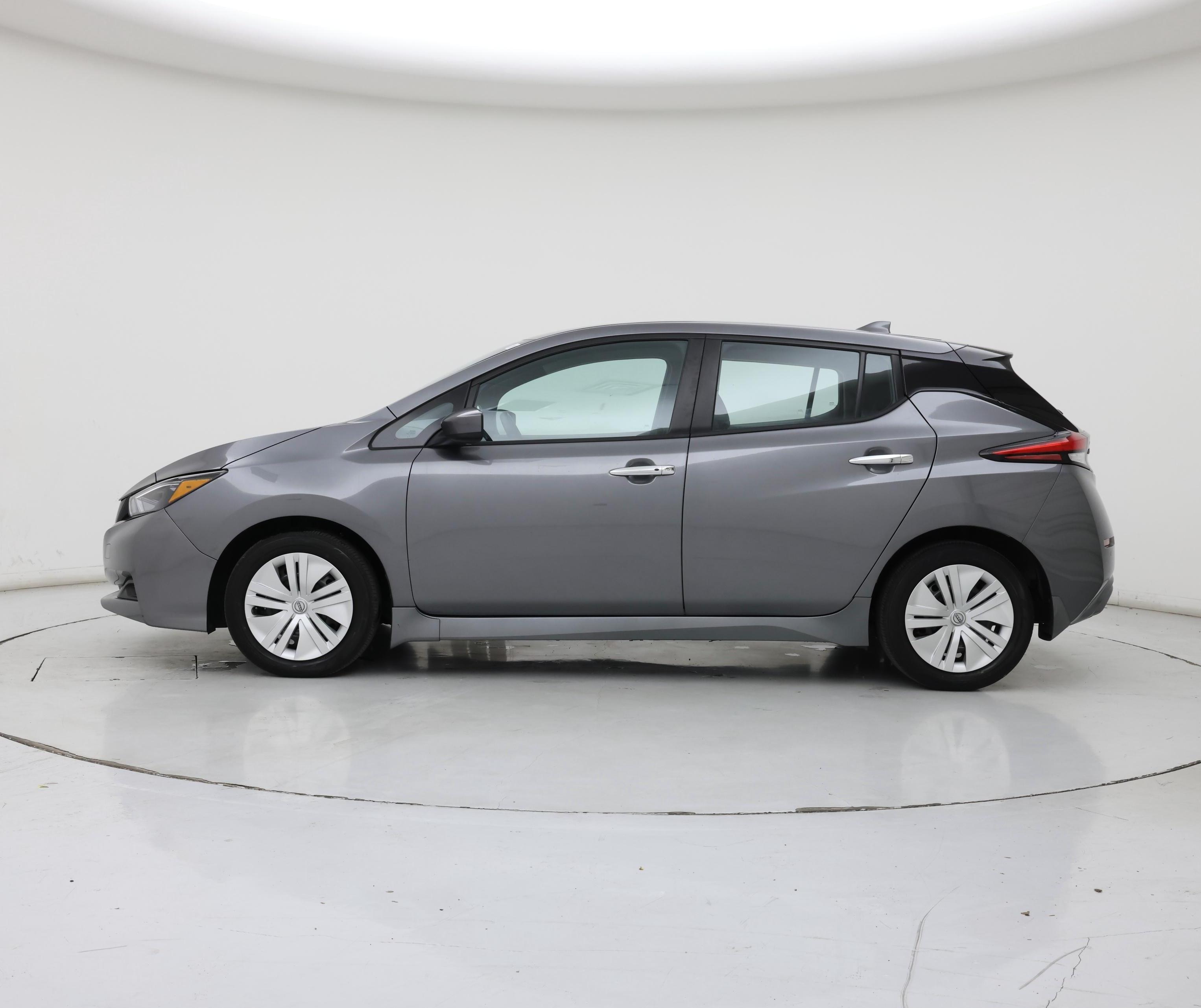 Thumbnail: 2025 Nissan Leaf - 3