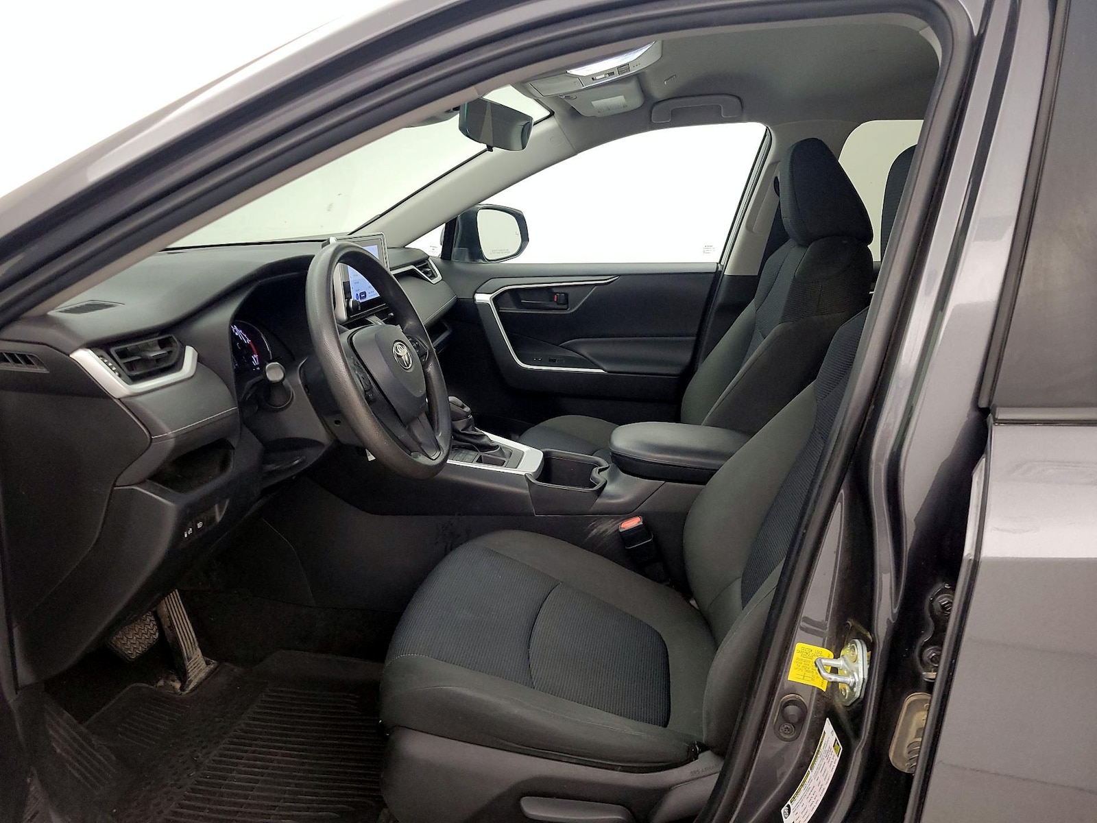 2023 Toyota RAV4 LE - Photo 12