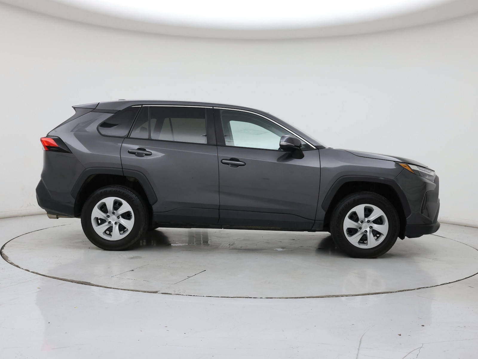 2023 Toyota RAV4 LE - Photo 8