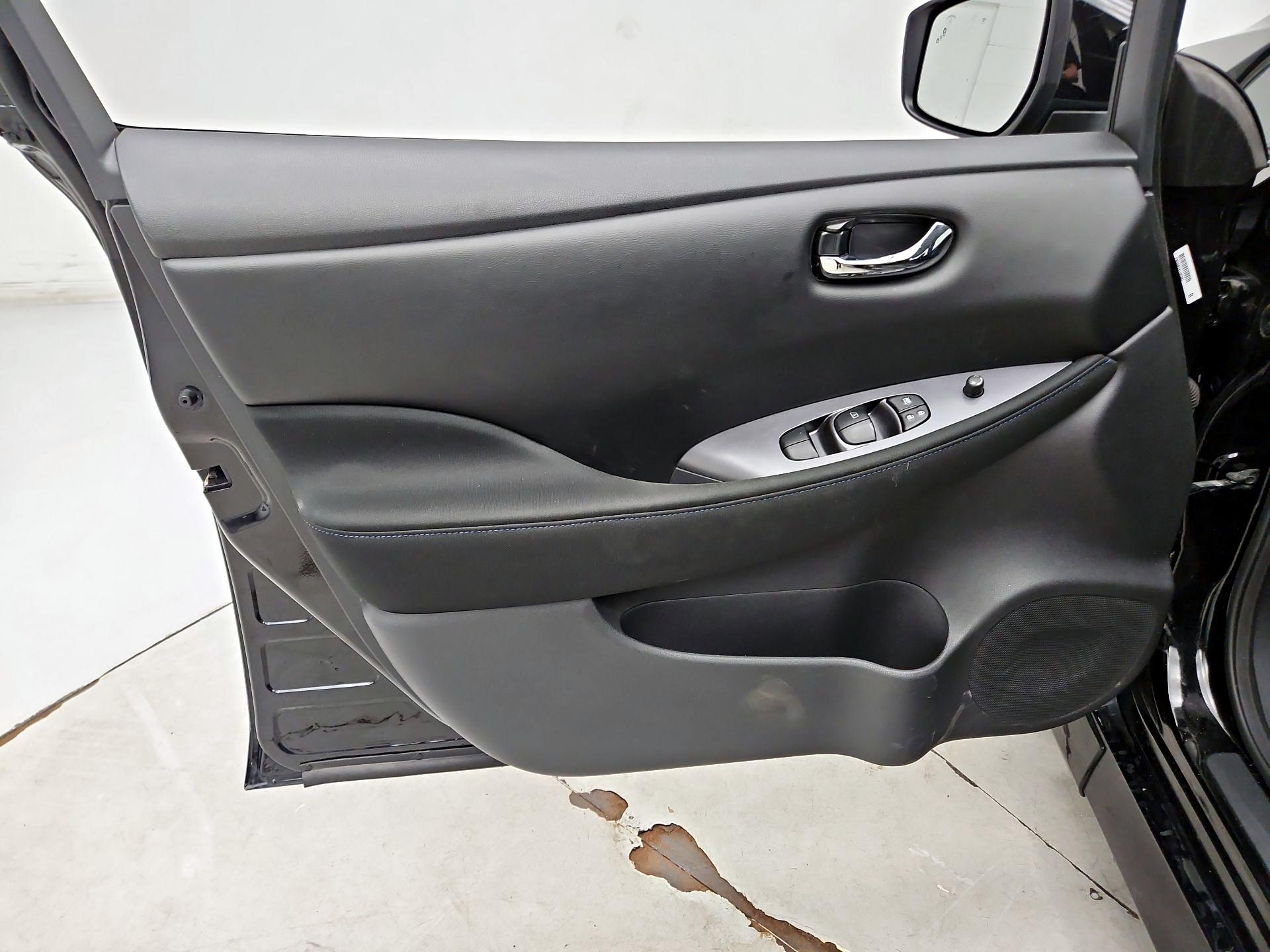 Thumbnail: 2024 Nissan Leaf - 12