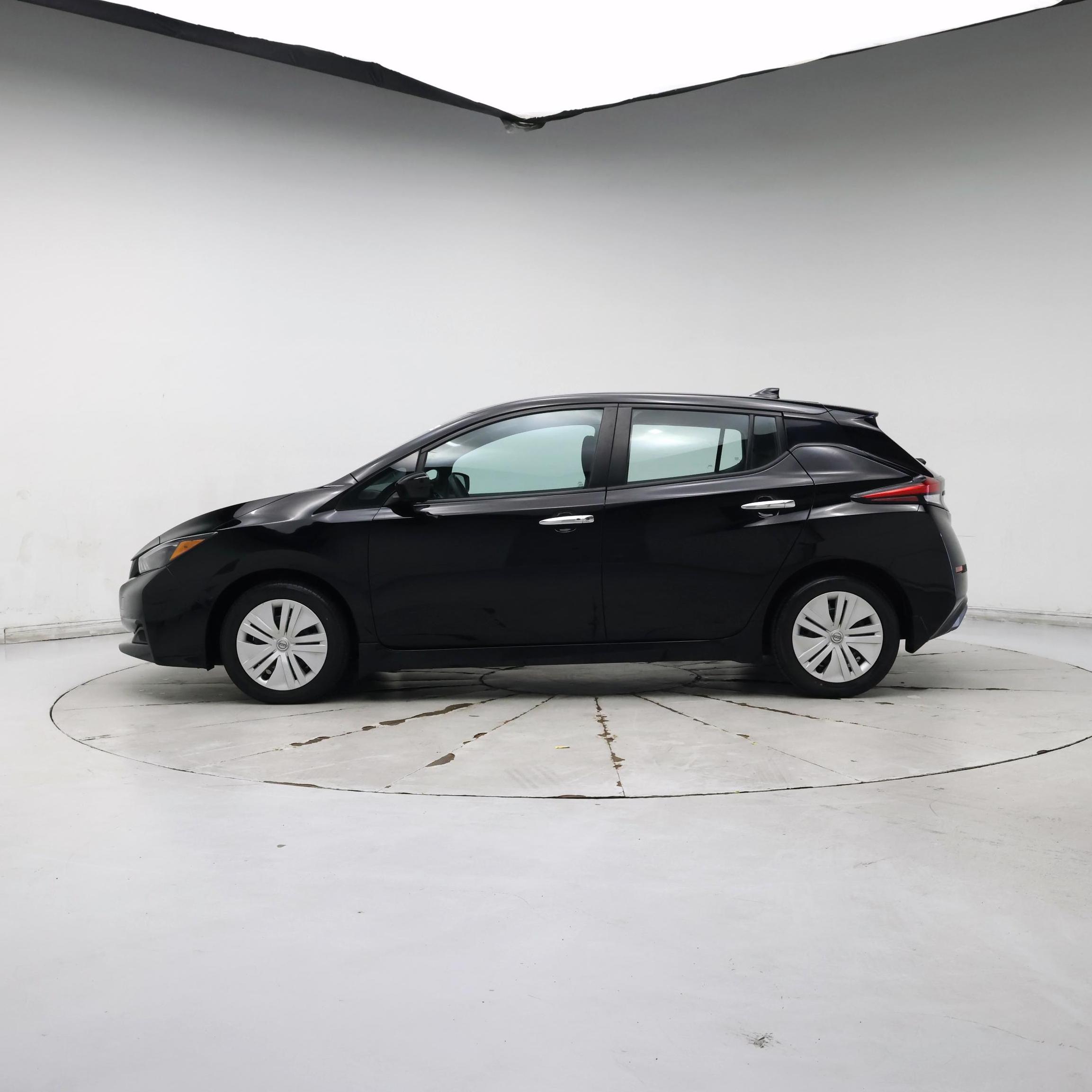 Thumbnail: 2024 Nissan Leaf - 3