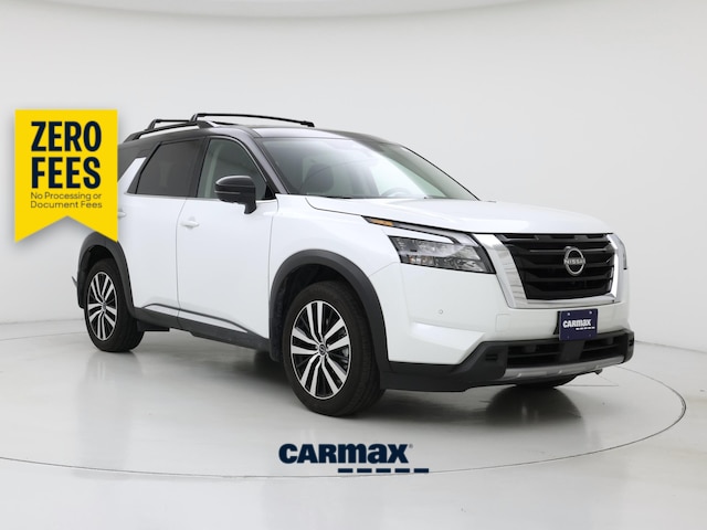 White 2025 Nissan Pathfinder Platinum 4WD SUV / Crossover All-Wheel Drive Automatic