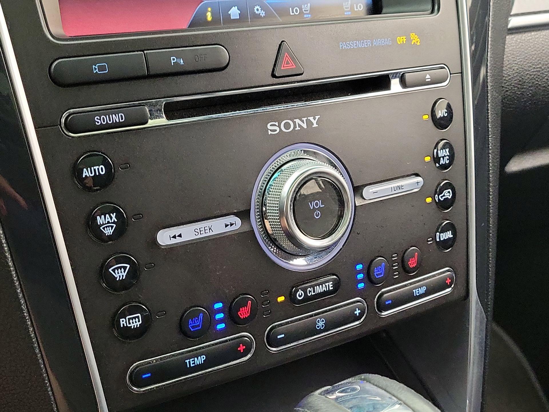 Thumbnail: 2016 Ford Explorer - 16