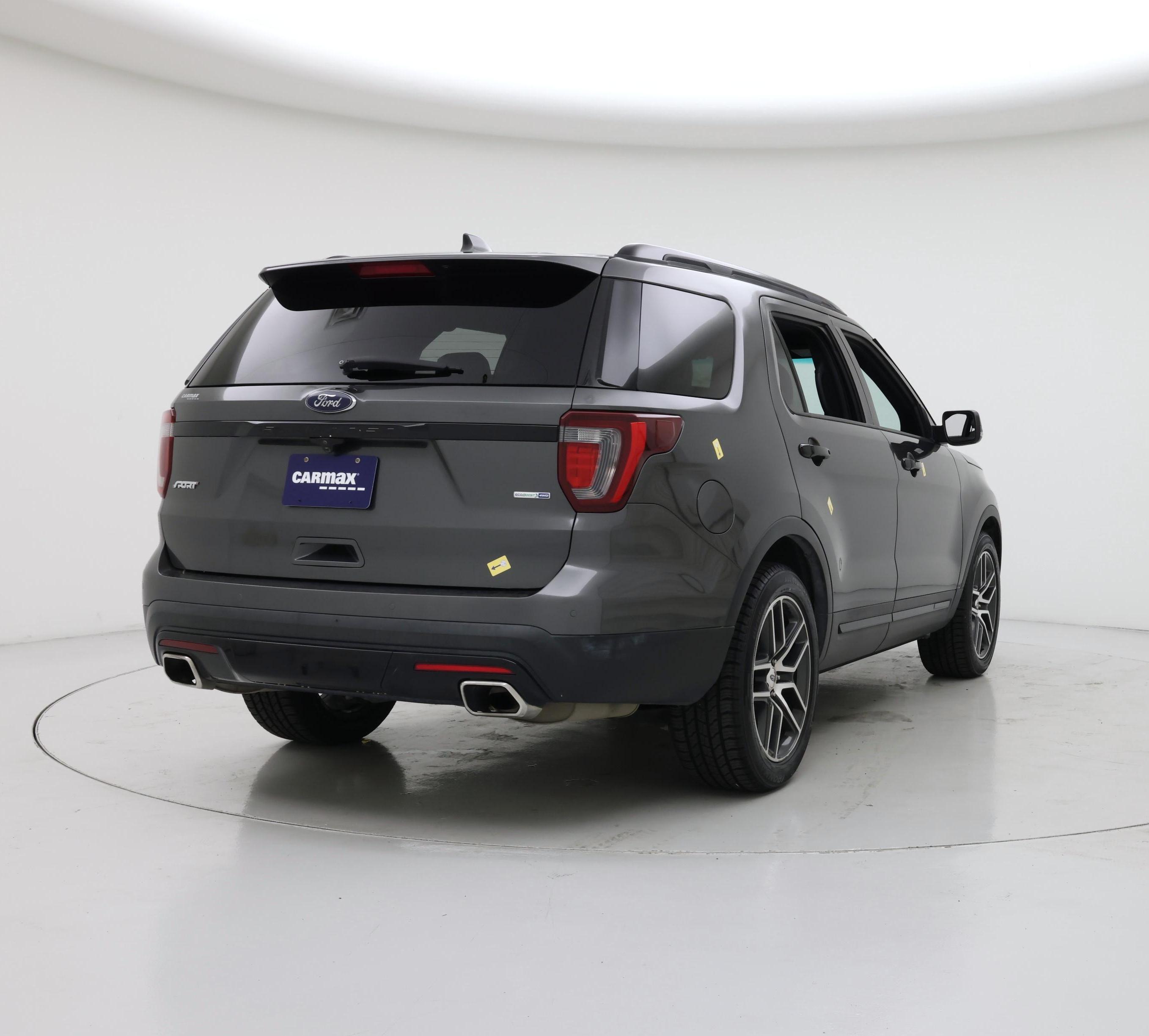 Thumbnail: 2016 Ford Explorer - 8