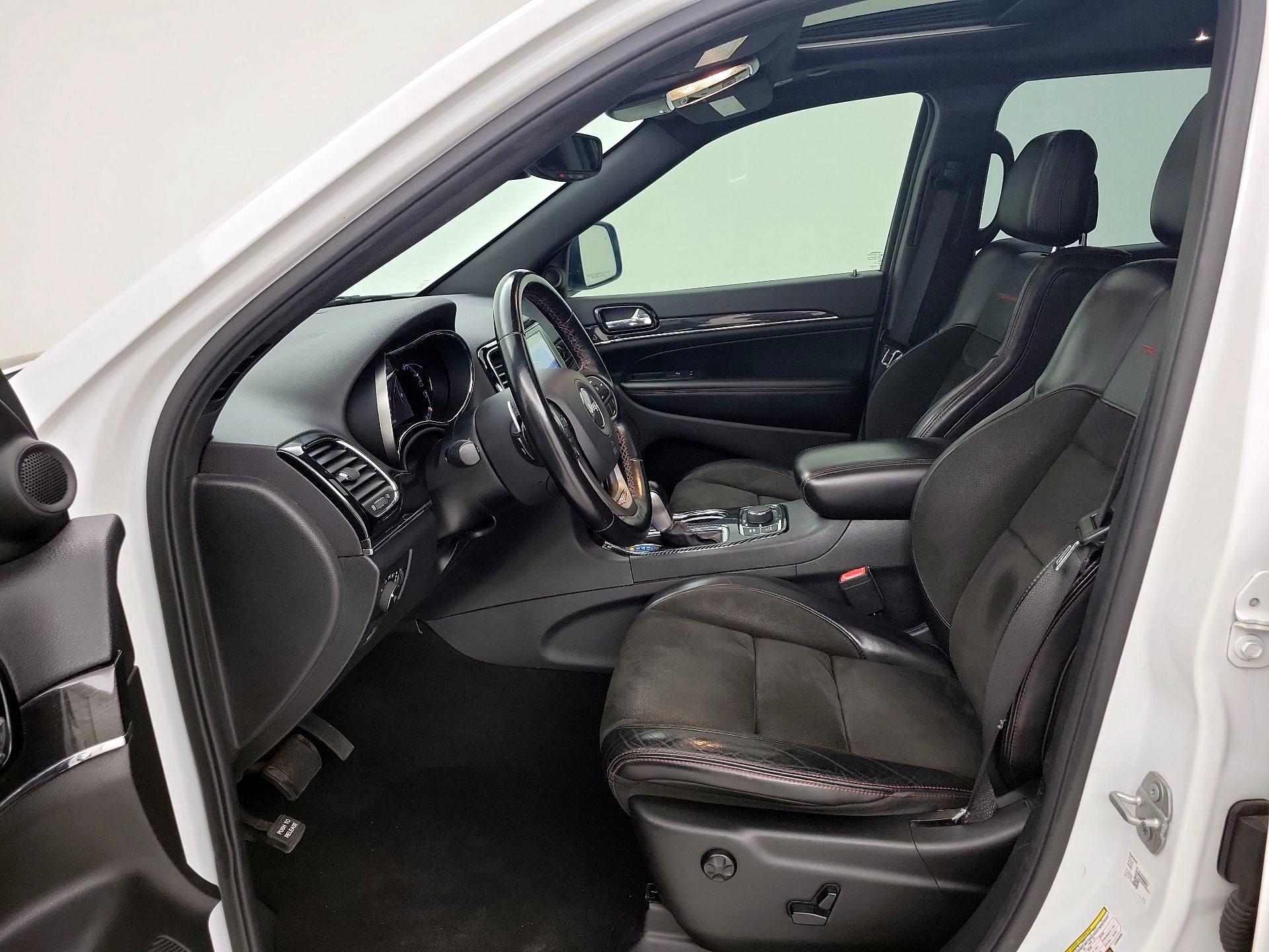 Thumbnail: 2020 Jeep Grand Cherokee - 11