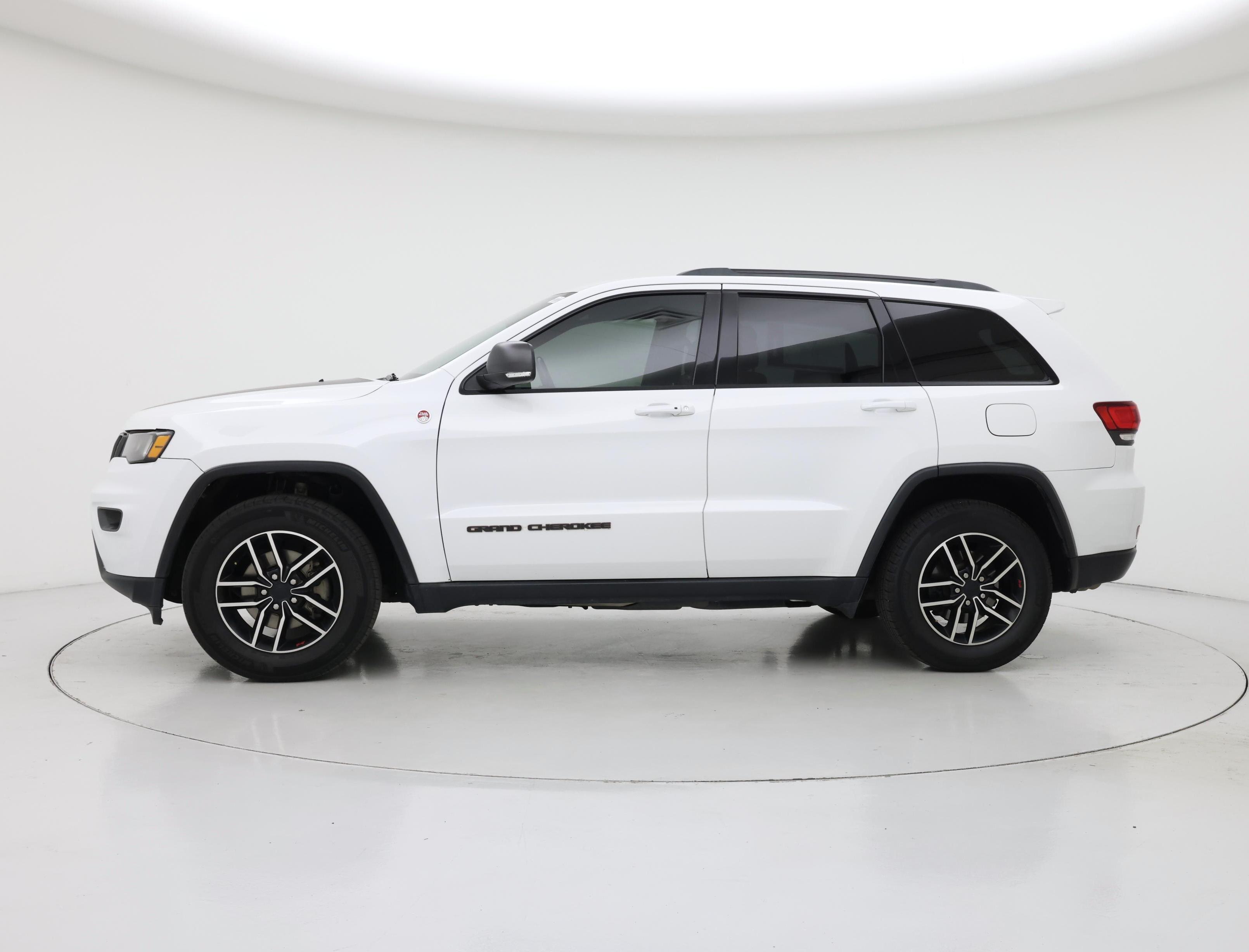 Thumbnail: 2020 Jeep Grand Cherokee - 3