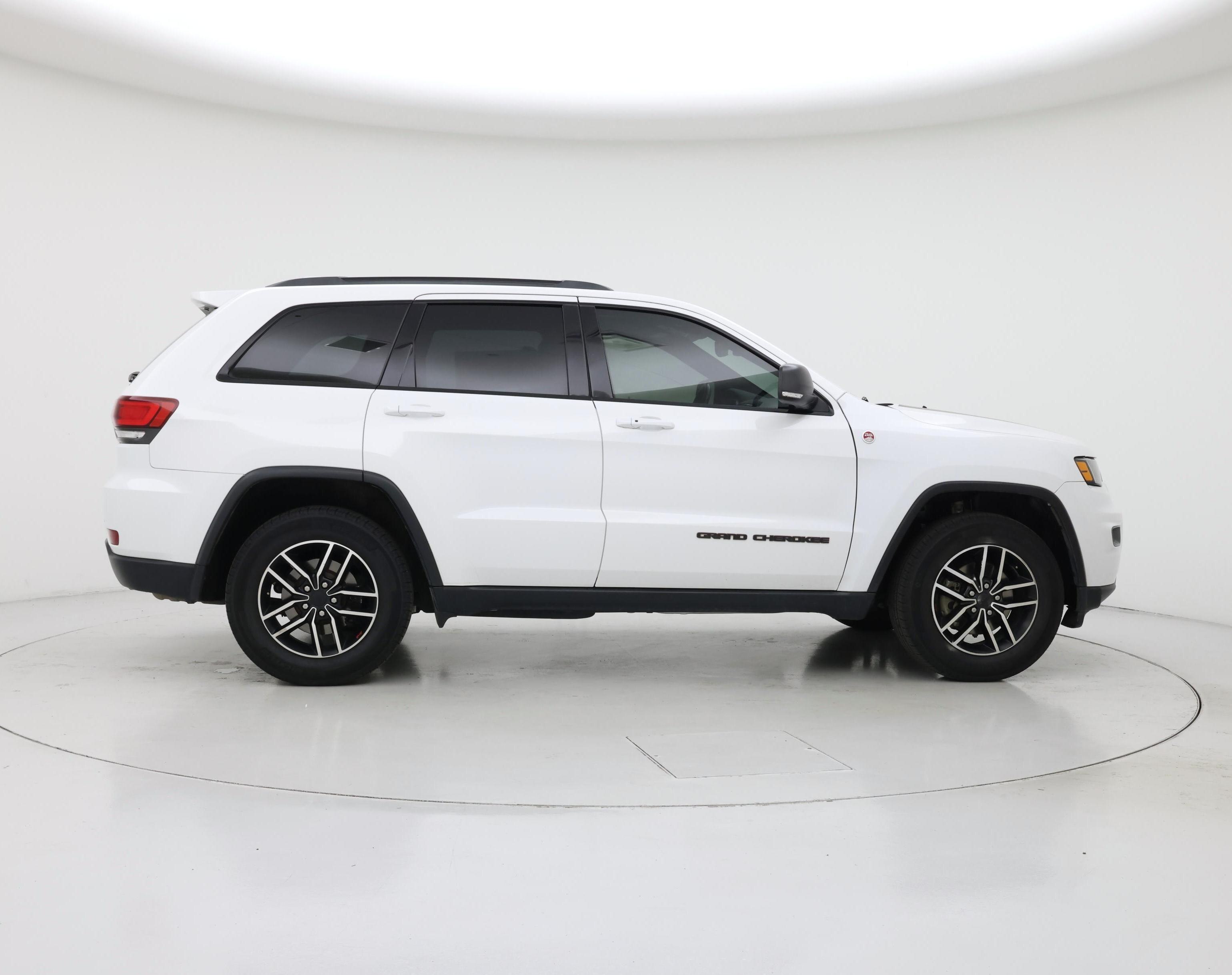 Thumbnail: 2020 Jeep Grand Cherokee - 7