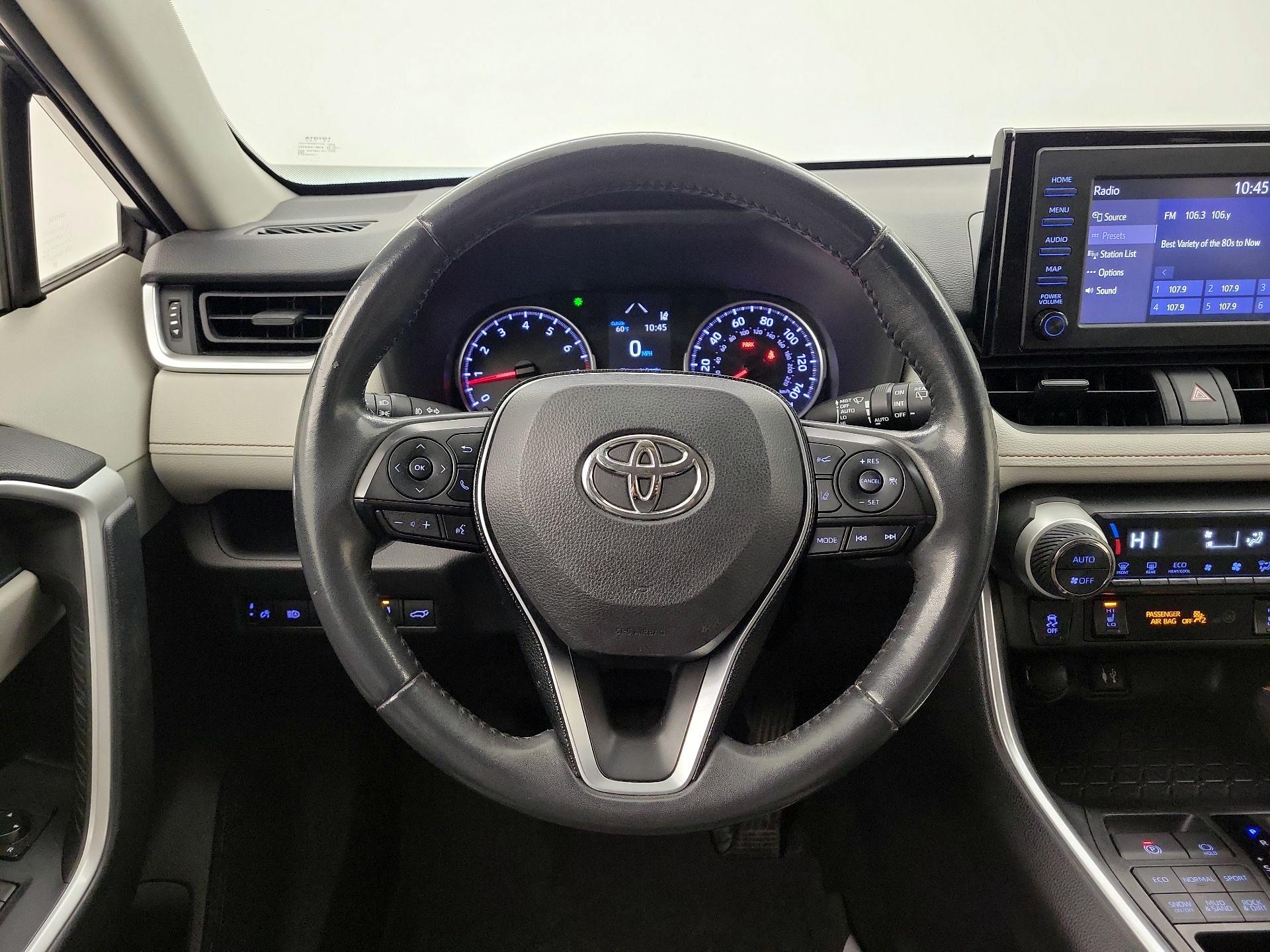 Thumbnail: 2019 Toyota RAV4 - 10