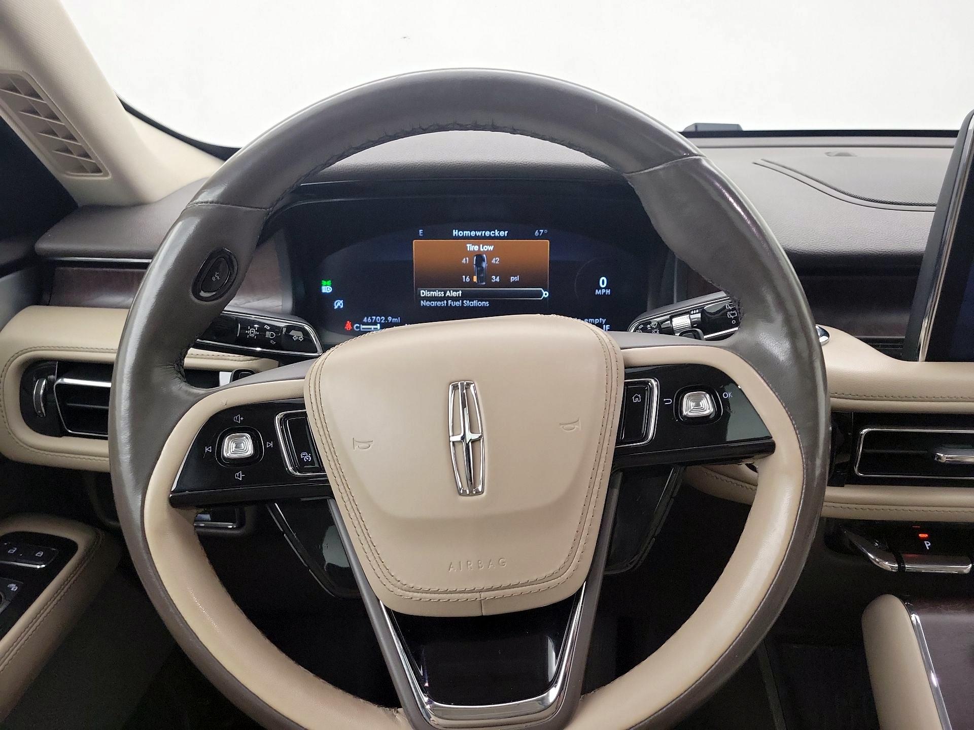 Thumbnail: 2023 Lincoln Aviator - 10