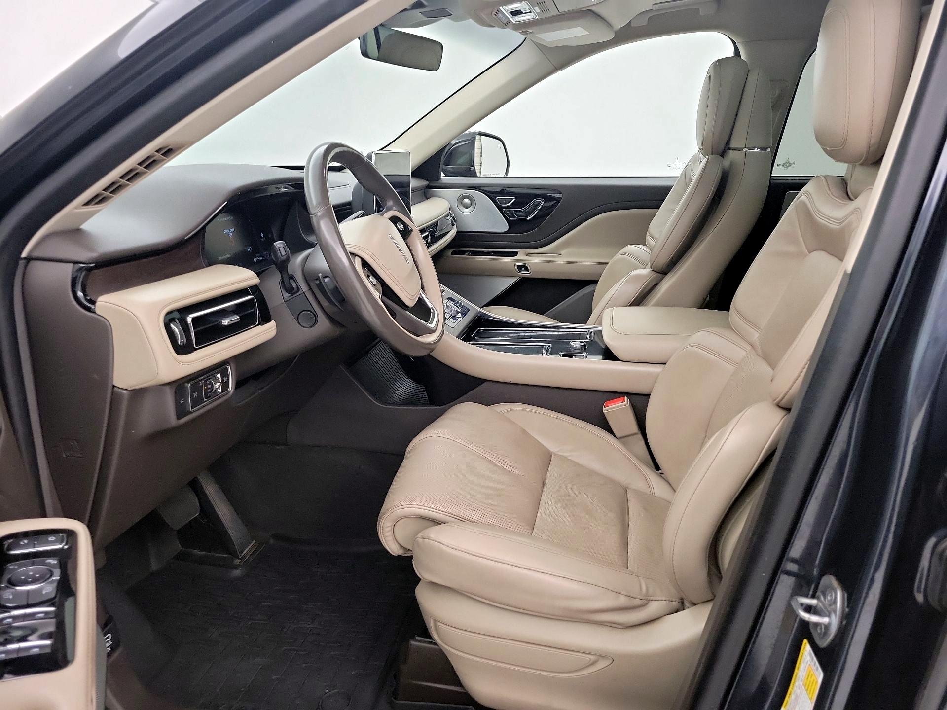 Thumbnail: 2023 Lincoln Aviator - 11