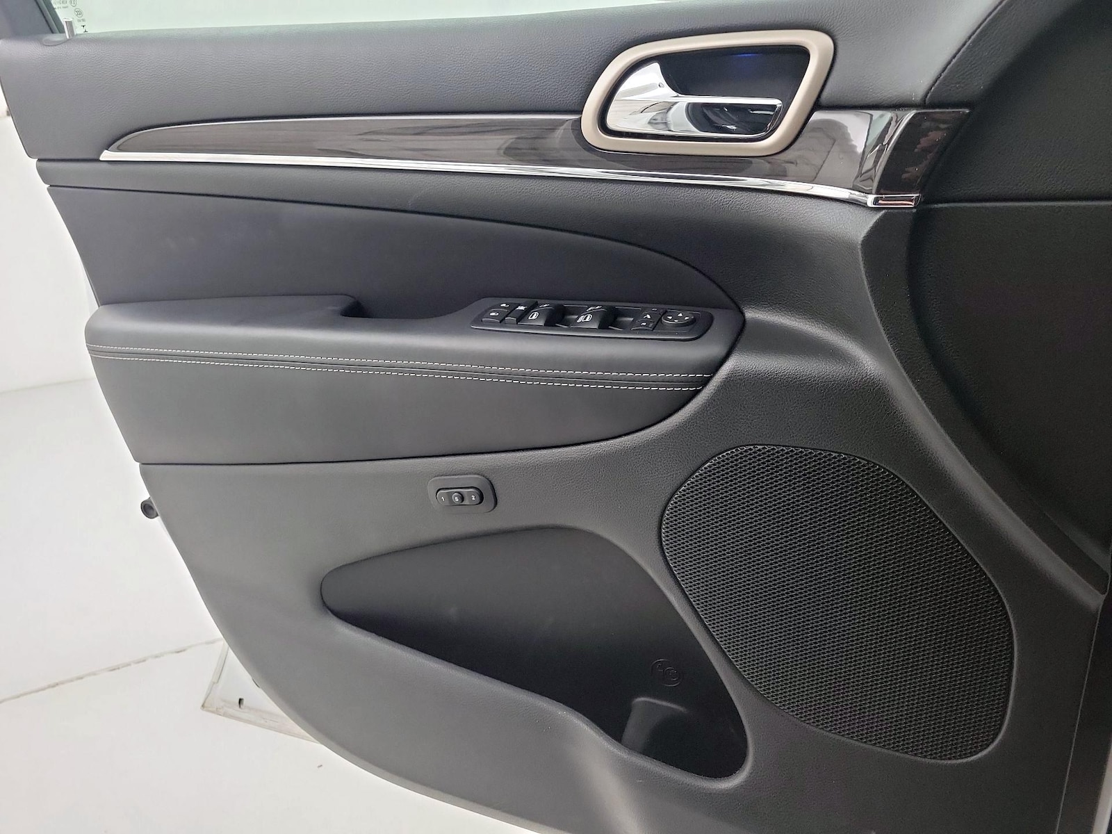 2017 Jeep Grand Cherokee Overland - Photo 13