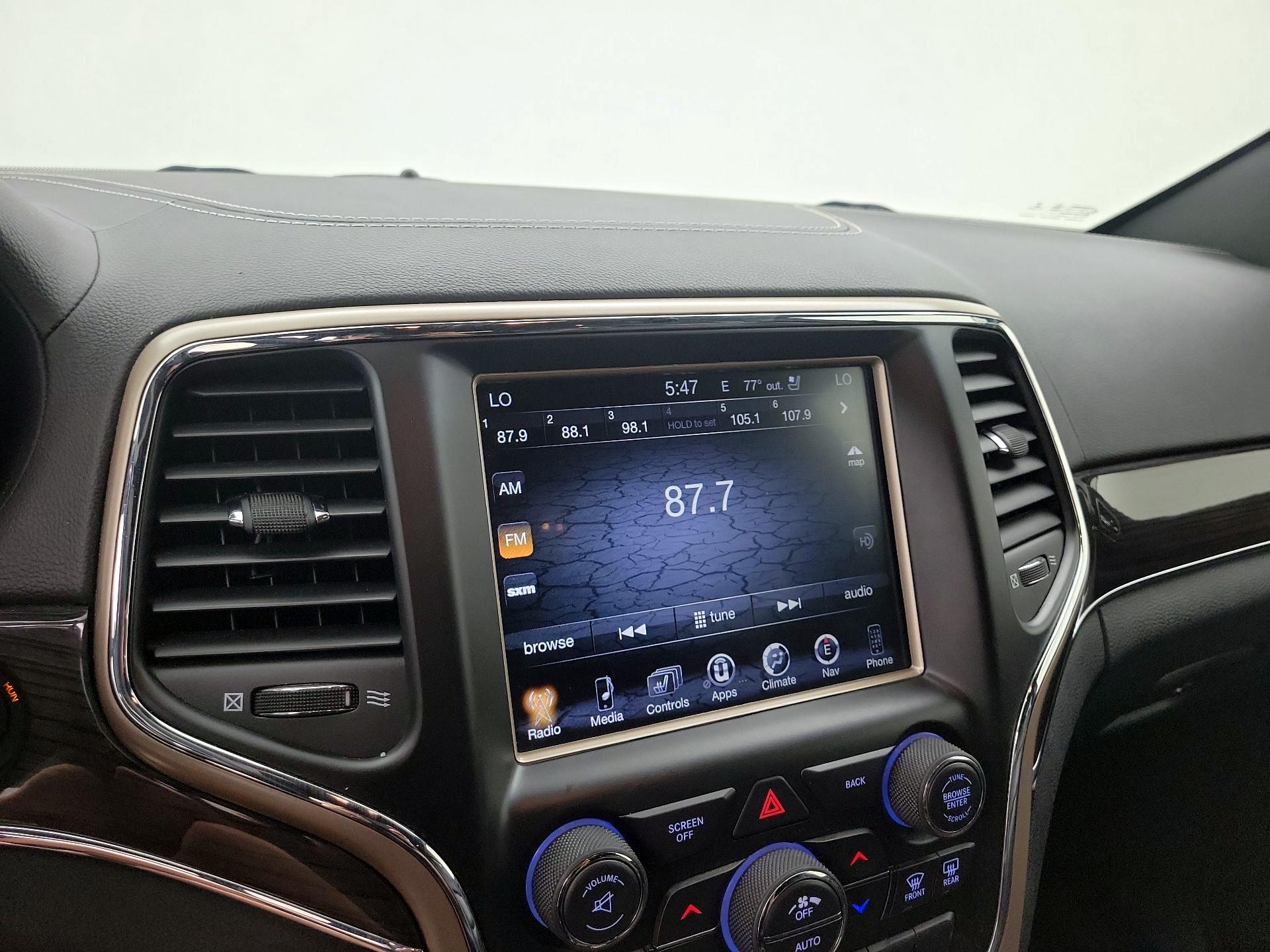 Thumbnail: 2017 Jeep Grand Cherokee - 15