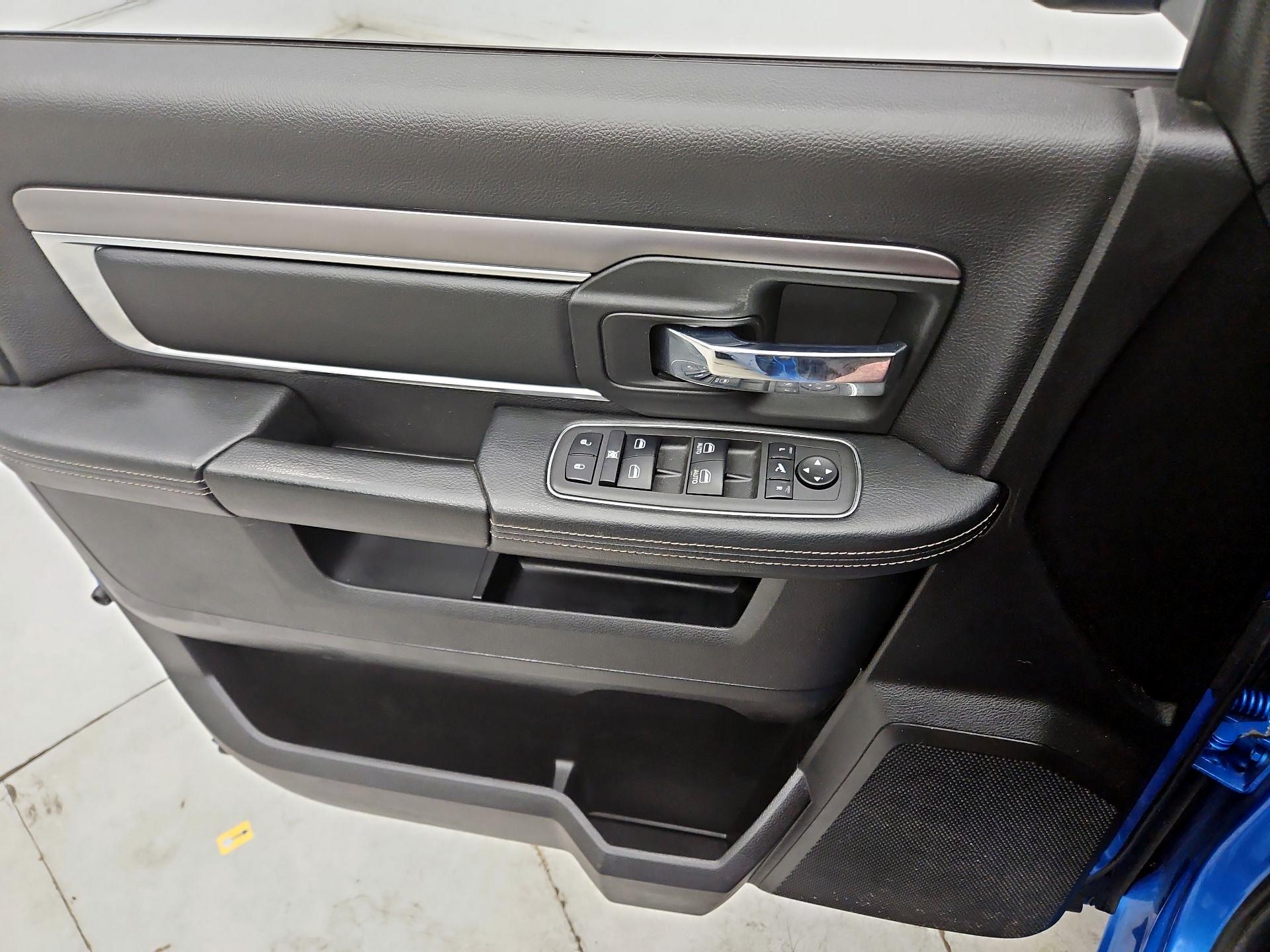 Thumbnail: 2022 RAM 1500 Classic - 12