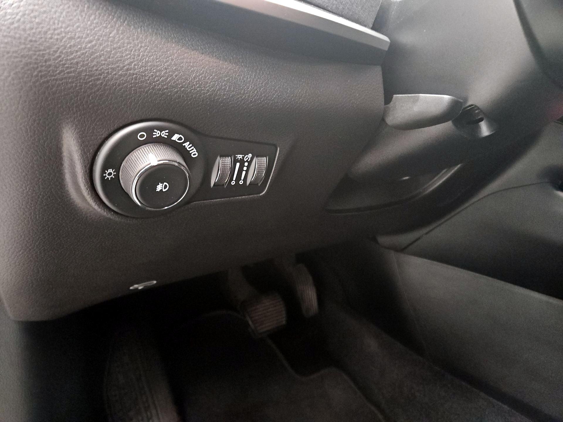 Thumbnail: 2023 Jeep Compass - 13
