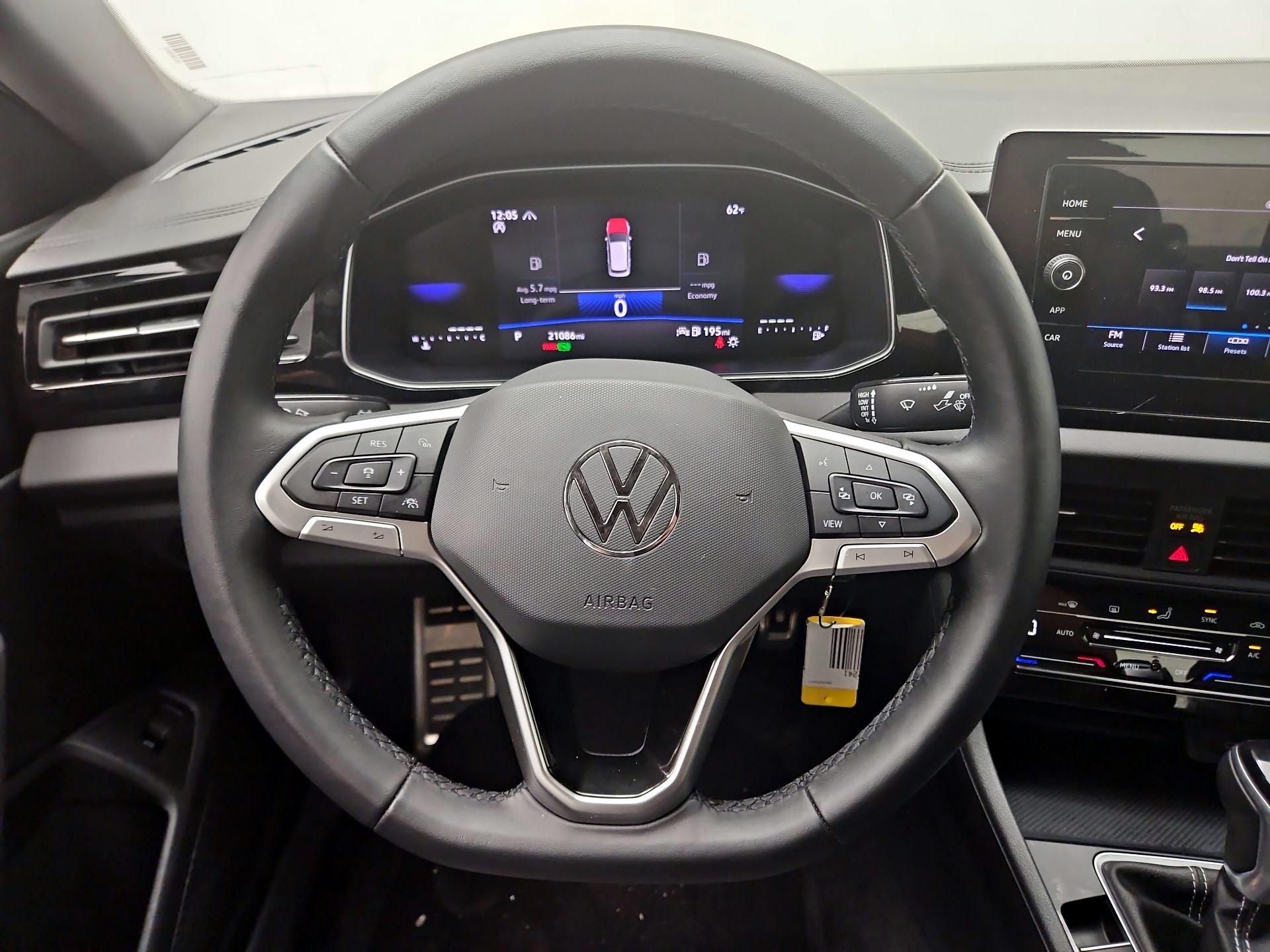Thumbnail: 2025 Volkswagen Jetta - 10