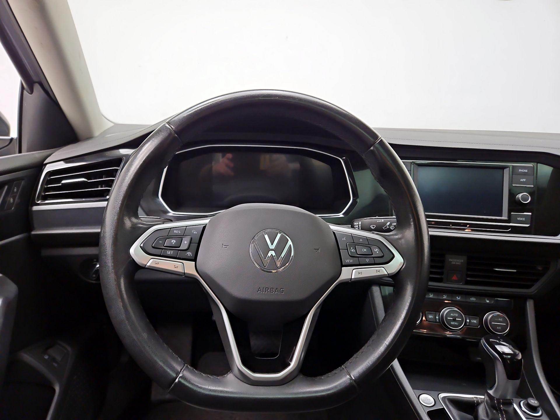 Thumbnail: 2024 Volkswagen Jetta - 10