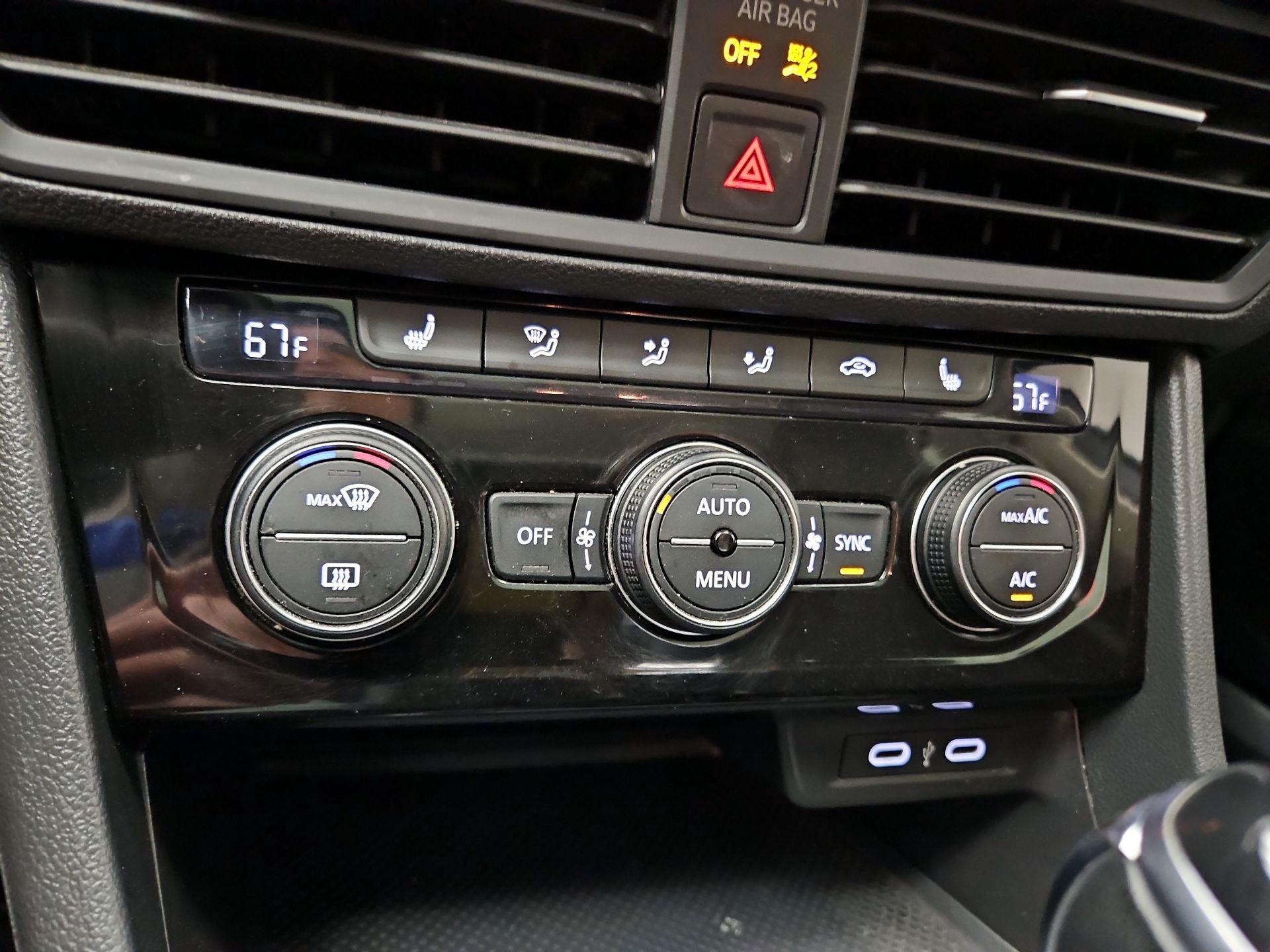 Thumbnail: 2024 Volkswagen Jetta - 16