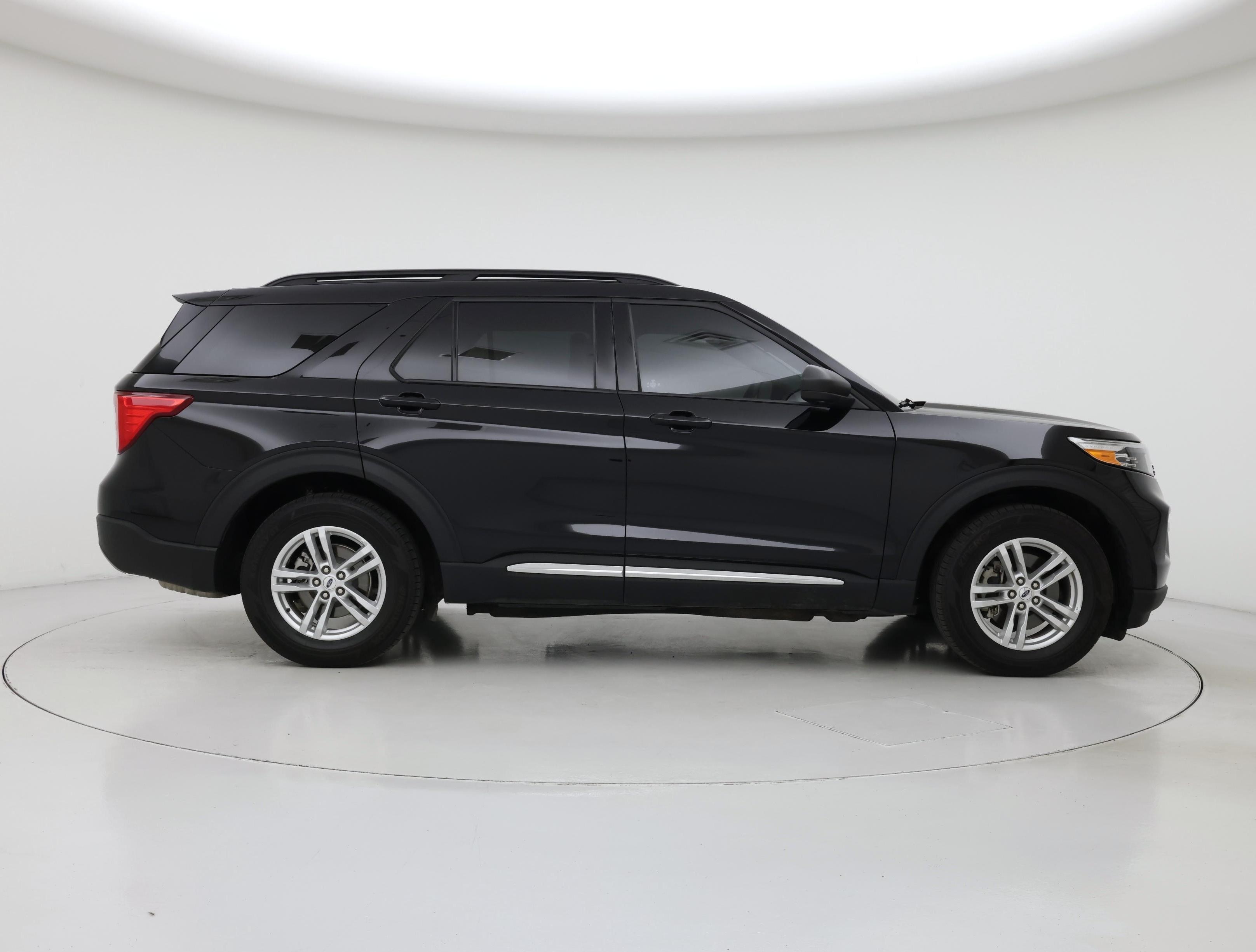 Thumbnail: 2023 Ford Explorer - 7