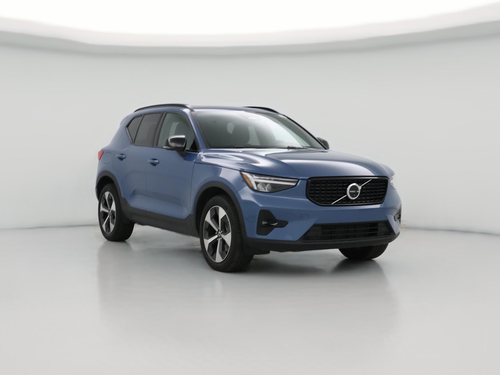 2025 Volvo XC40