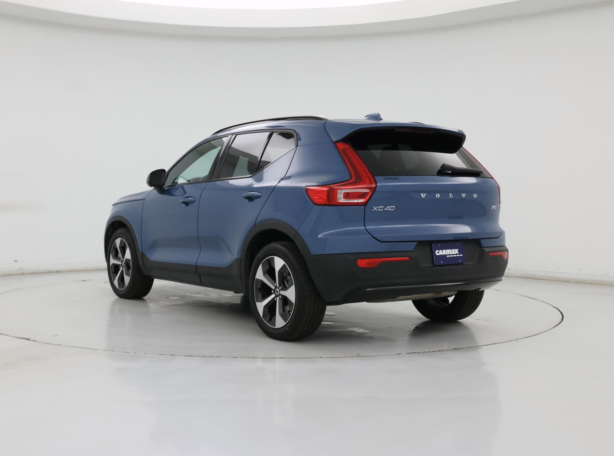Thumbnail: 2025 Volvo XC40 - 2