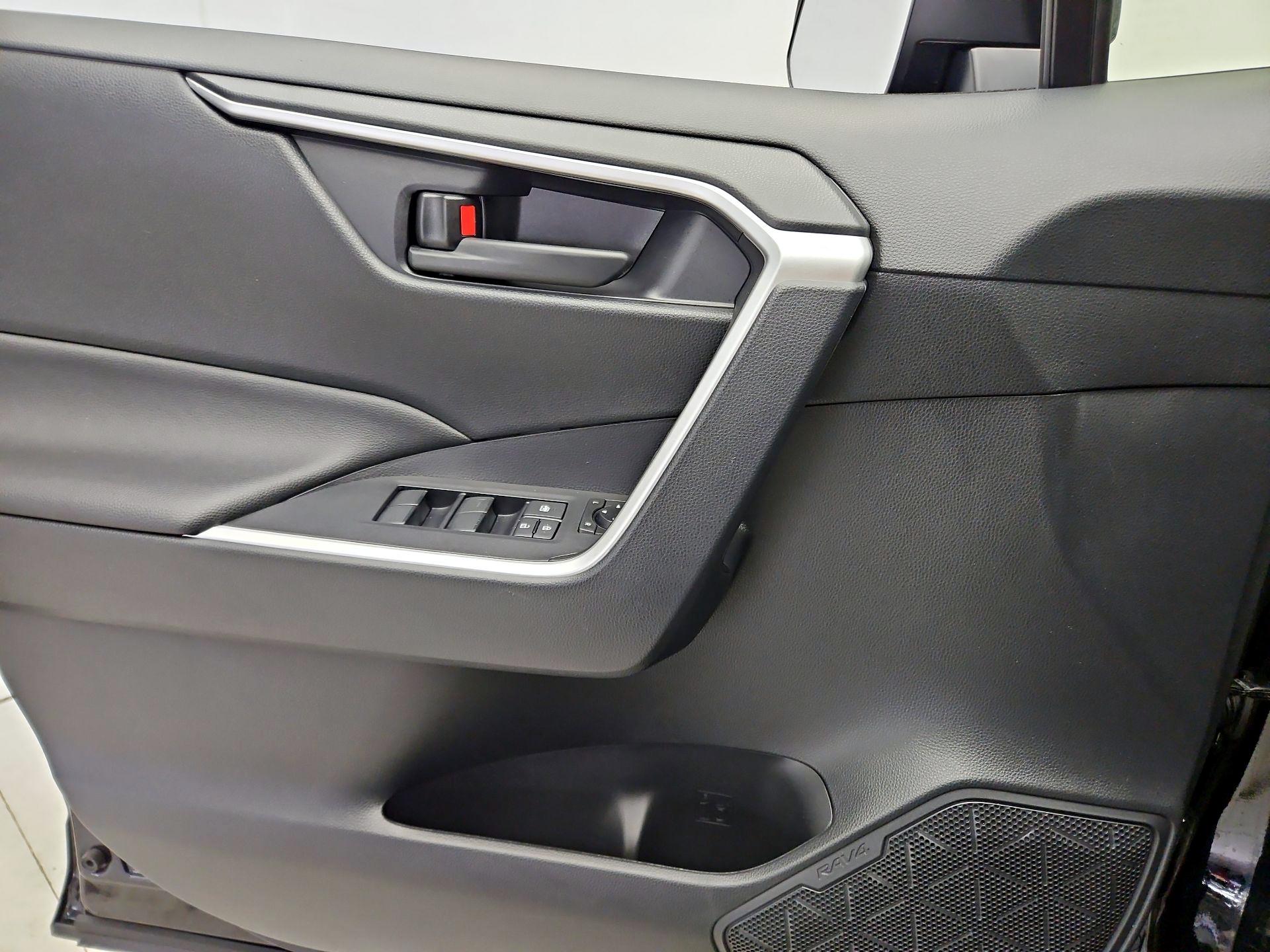Thumbnail: 2025 Toyota RAV4 - 12