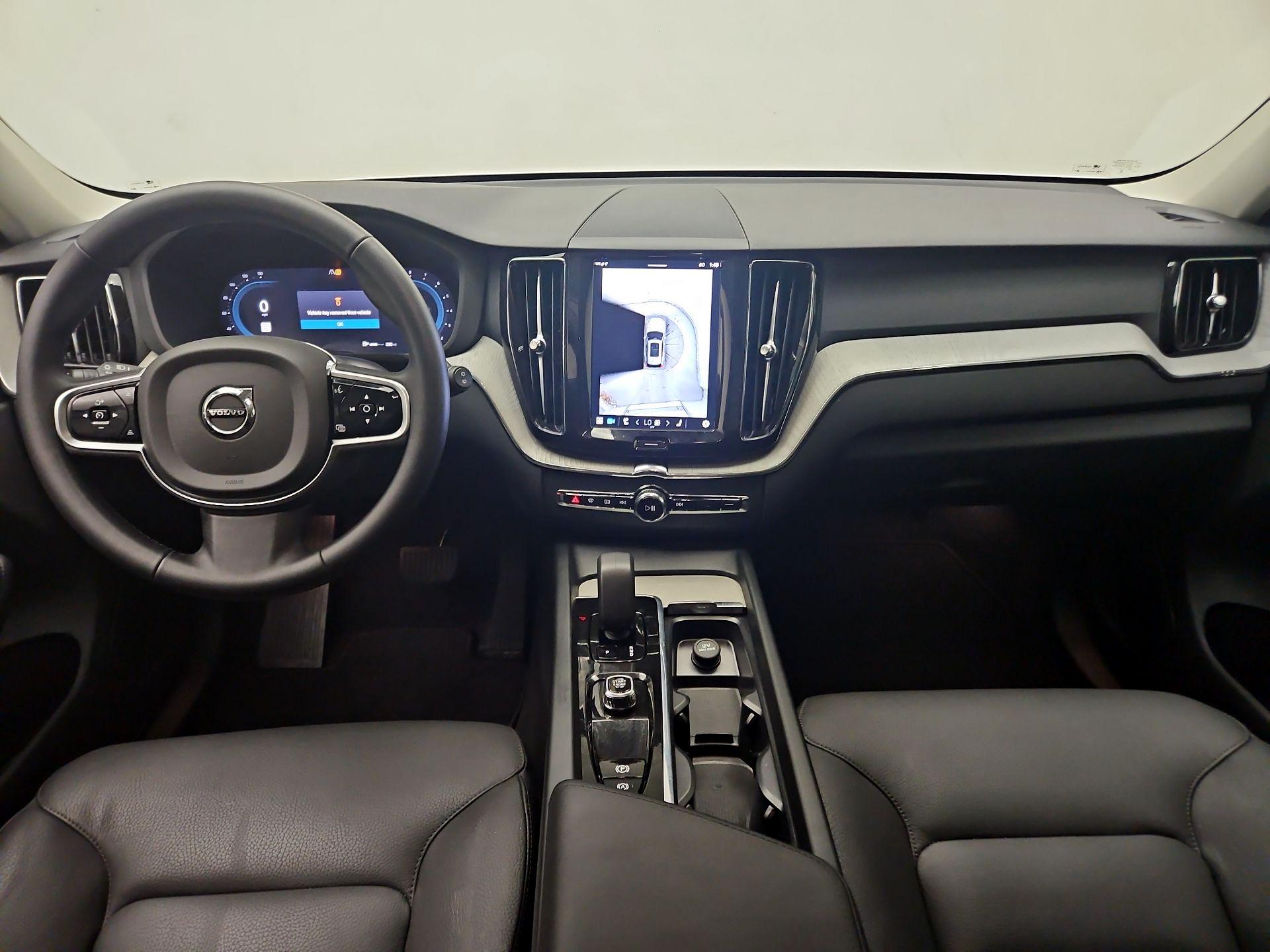 Thumbnail: 2025 Volvo XC60 - 9