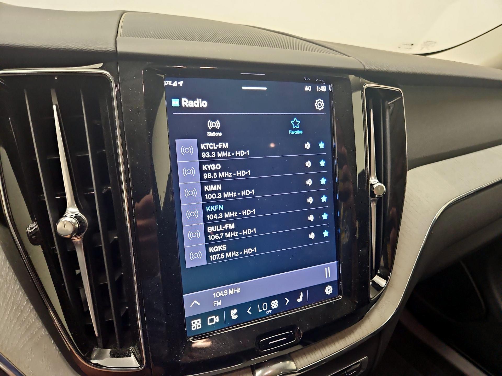 Thumbnail: 2025 Volvo XC60 - 15
