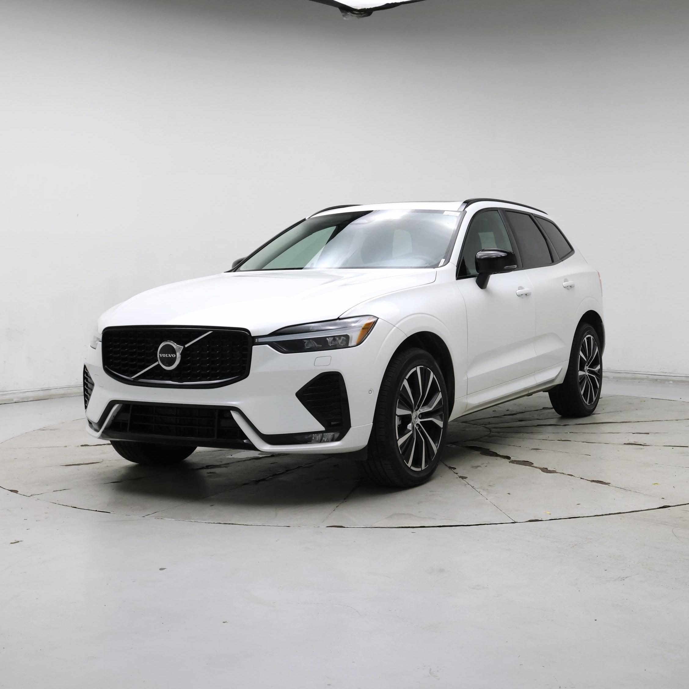Thumbnail: 2025 Volvo XC60 - 4