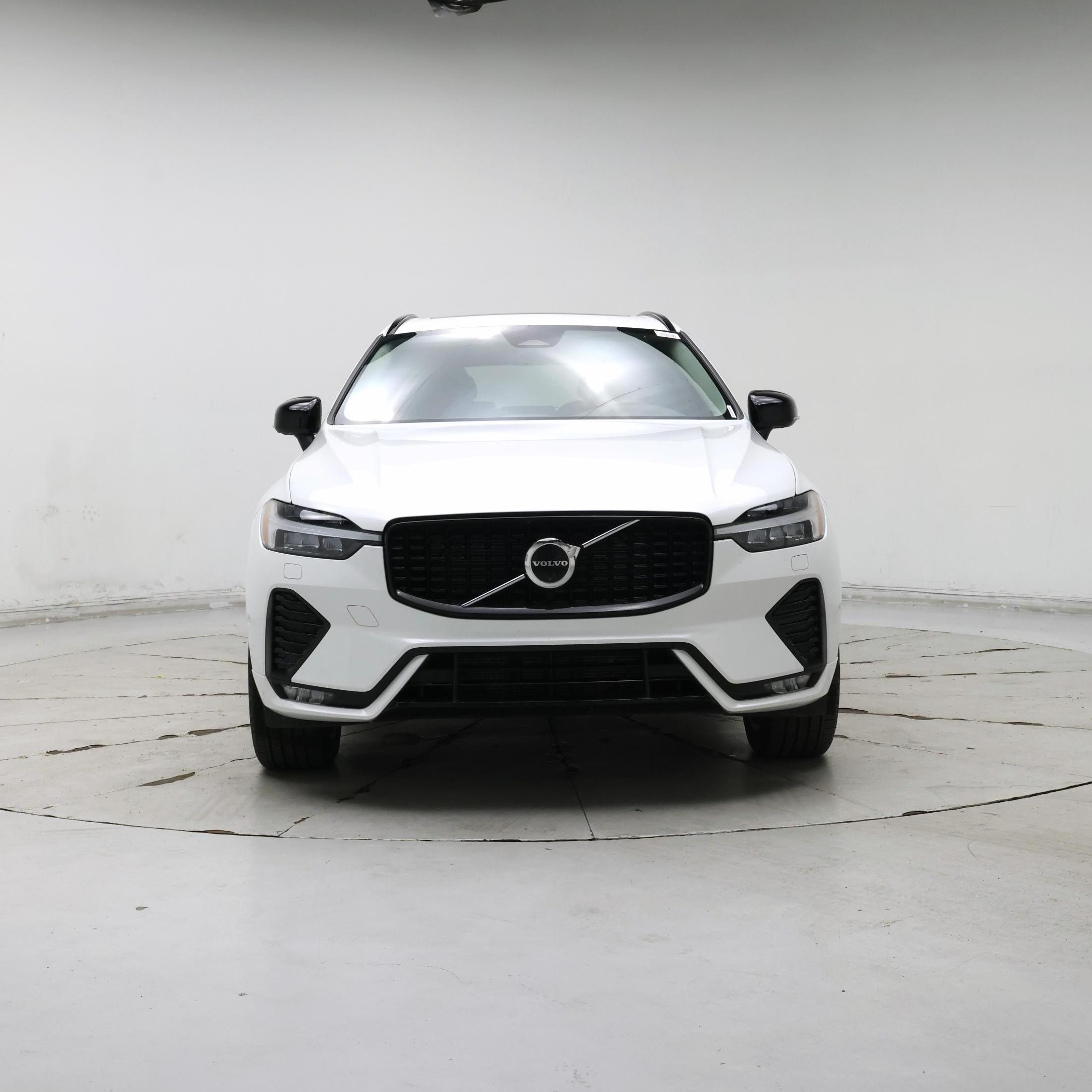 Thumbnail: 2025 Volvo XC60 - 5