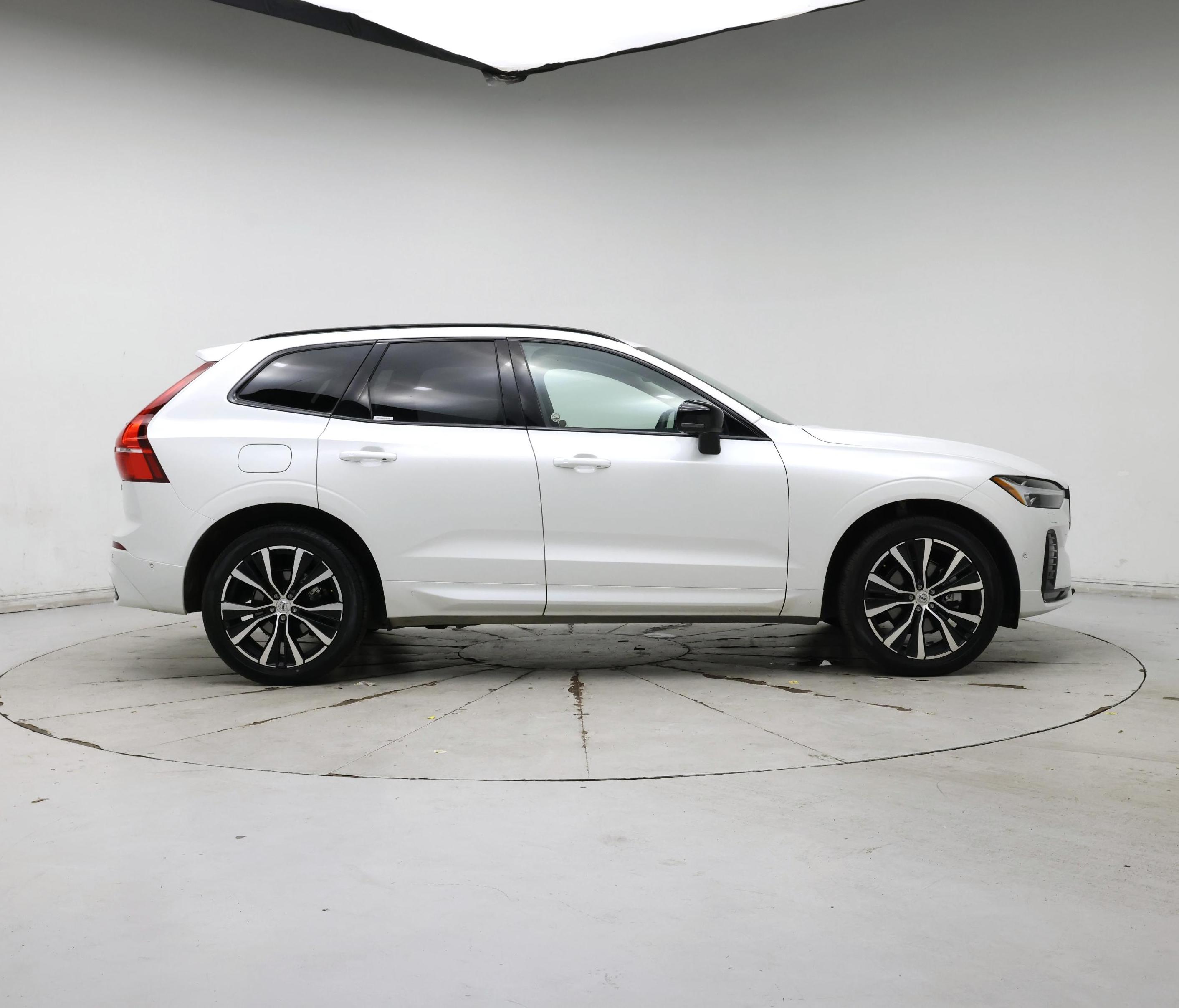 Thumbnail: 2025 Volvo XC60 - 7