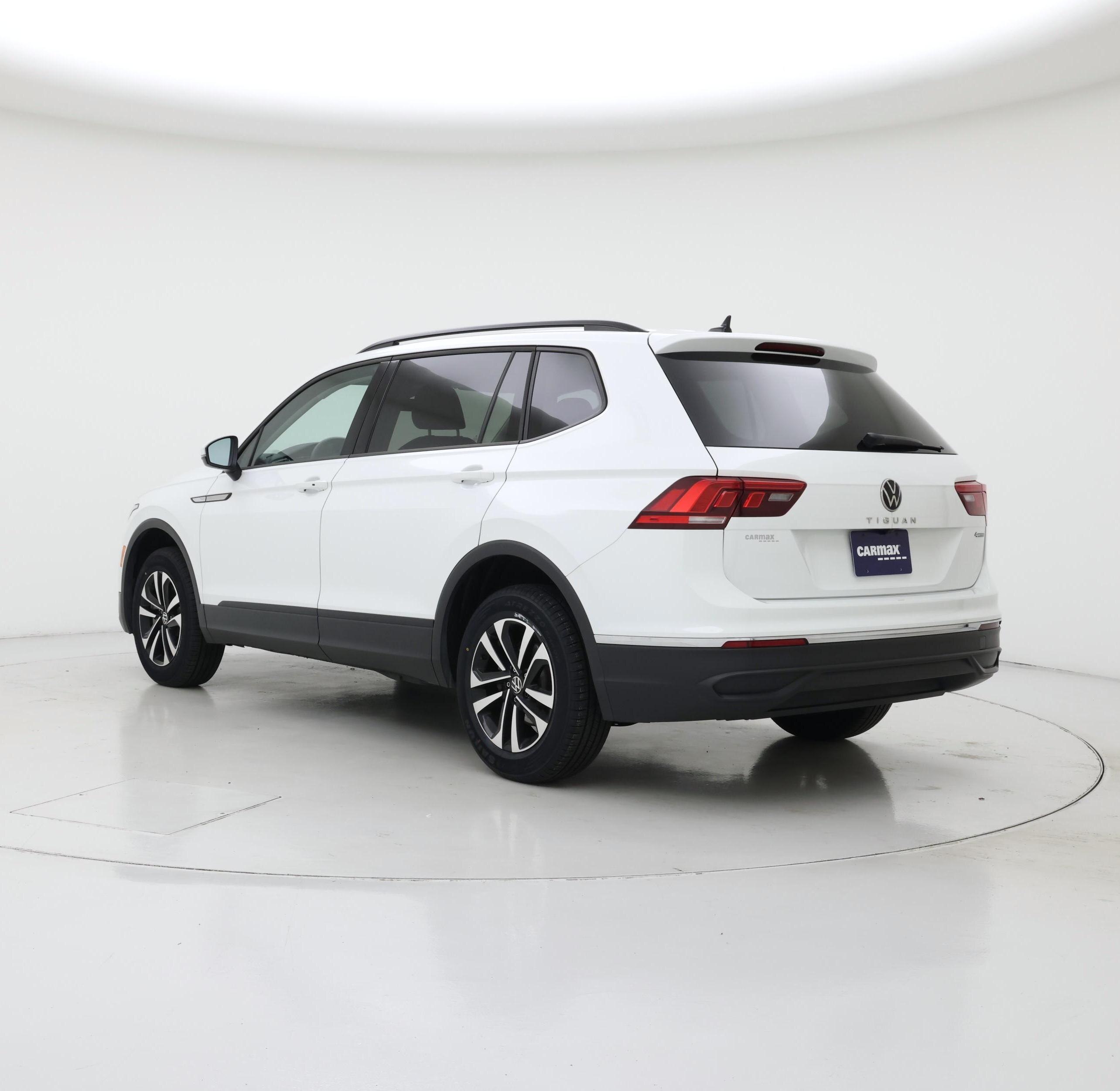 Thumbnail: 2023 Volkswagen Tiguan - 2